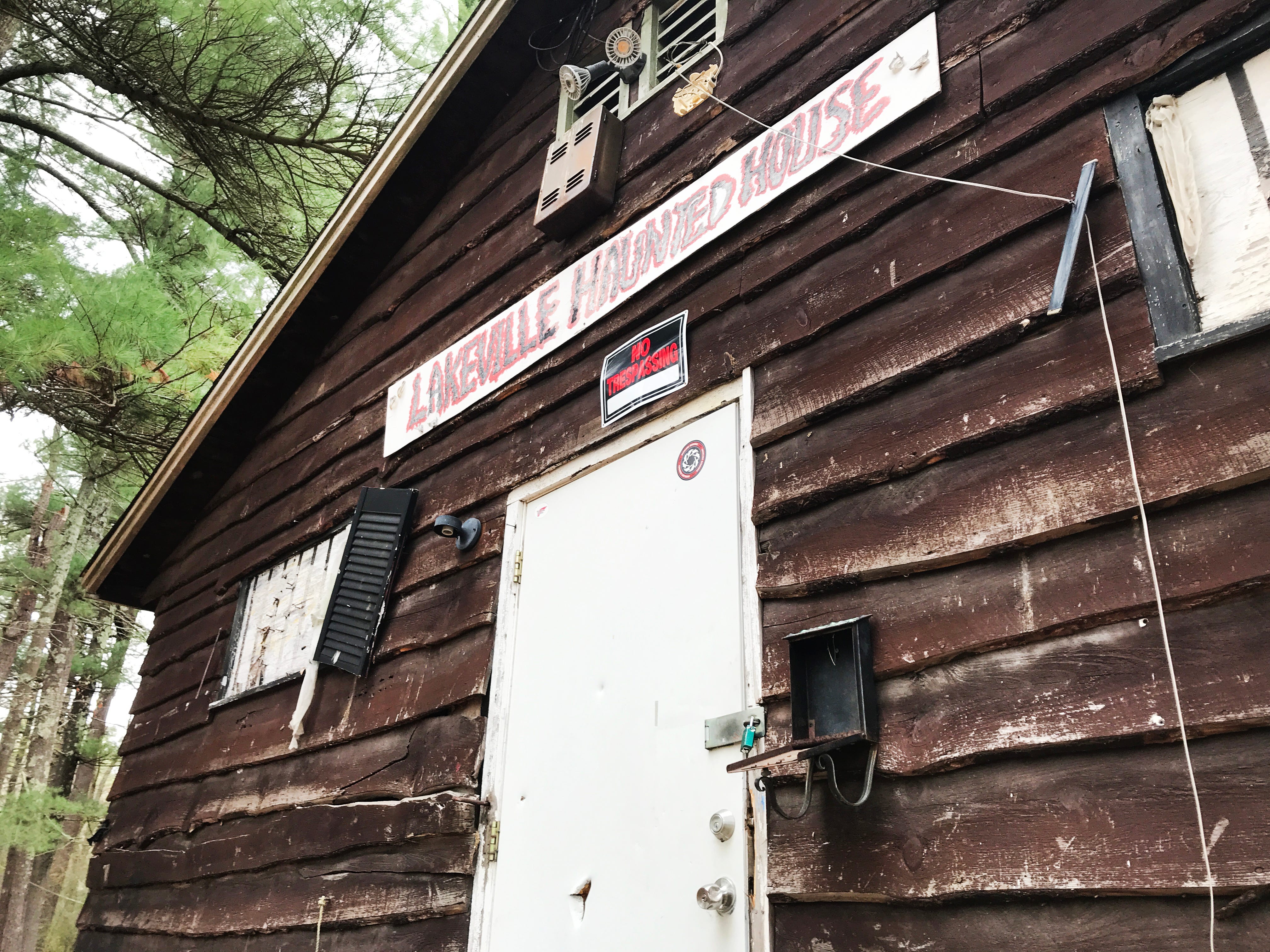 Haunted house attraction in Lakeville set for demolition