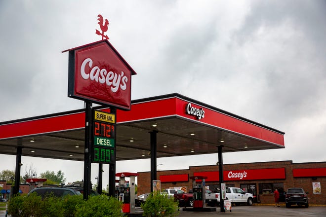 Casey’s General Store is denying allegations that the company’s pizza-delivery drivers are being shortchanged on their wages.