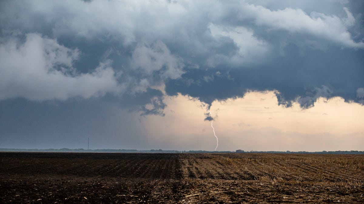 Several central Illinois counties are under a tornado watch. Here’s what to know Several central Illinois counties are under a tornado watch. Here’s what to know