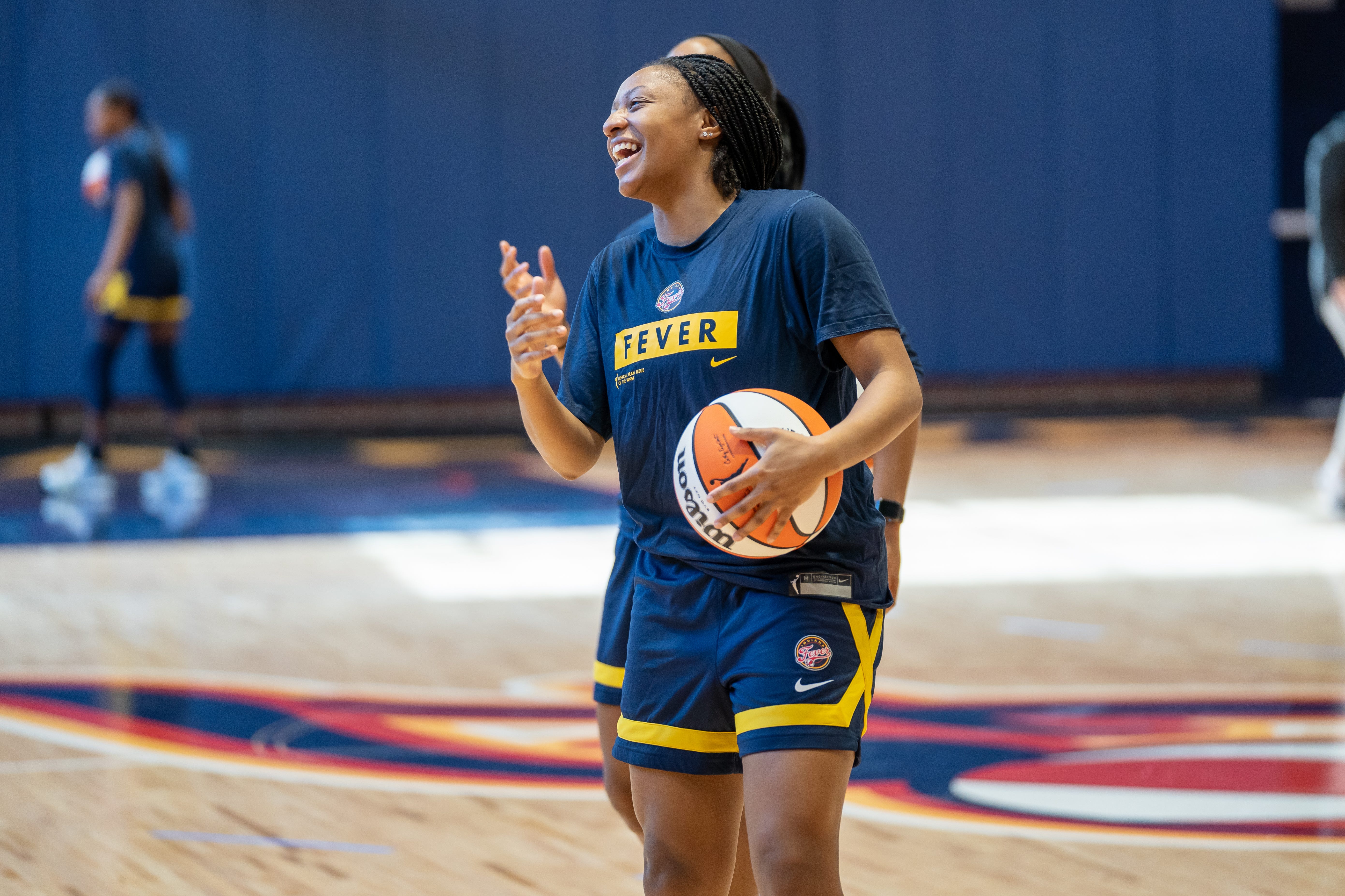 WNBA NaLyssa Smith, Queen Egbo impress in Indiana Fever preseason loss