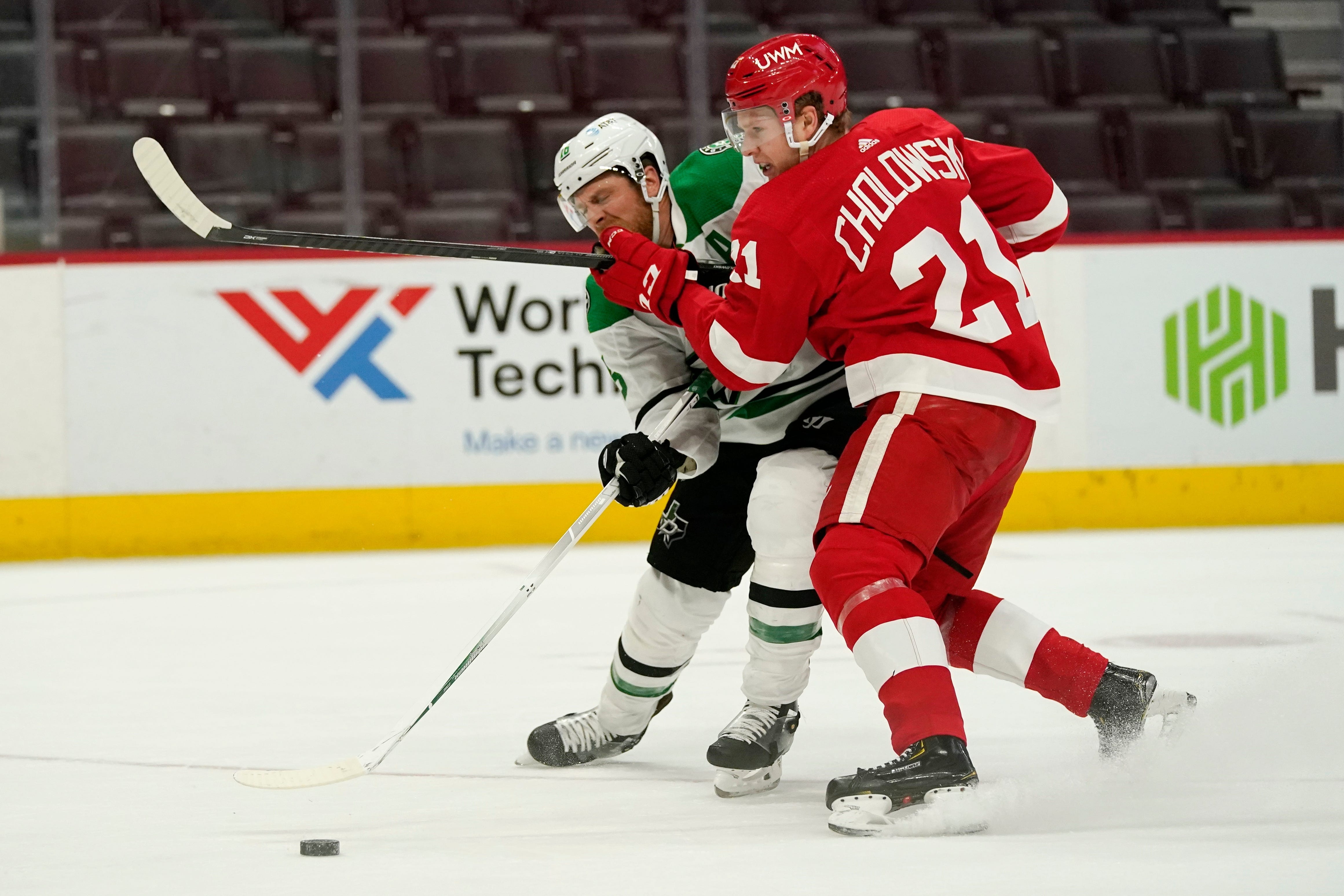 Kraken Take Dennis Cholowski From Red Wings In Nhl Expansion Draft