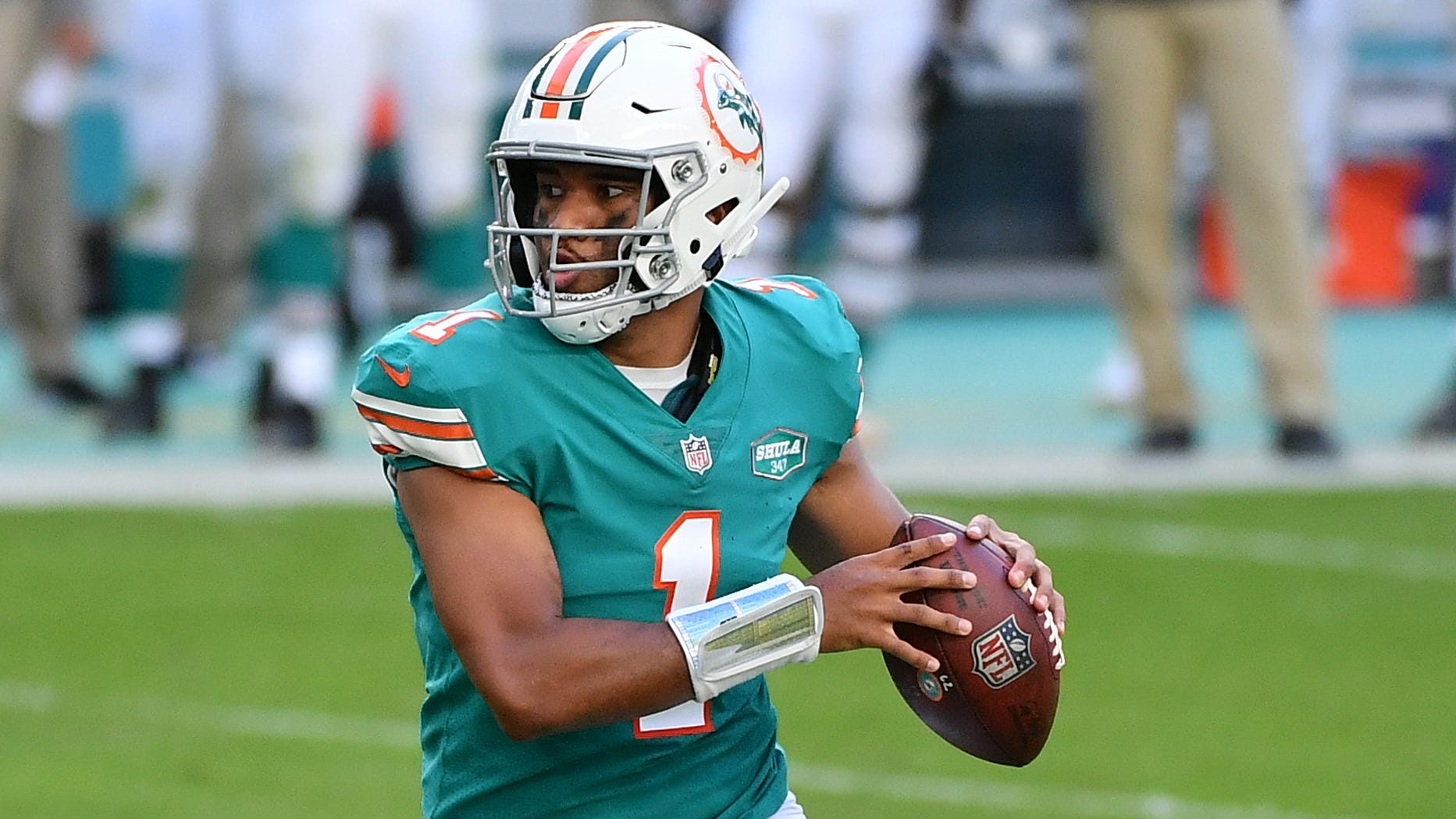 Dolphins' Tua Tagovailoa returning to Tuscaloosa for charity luau