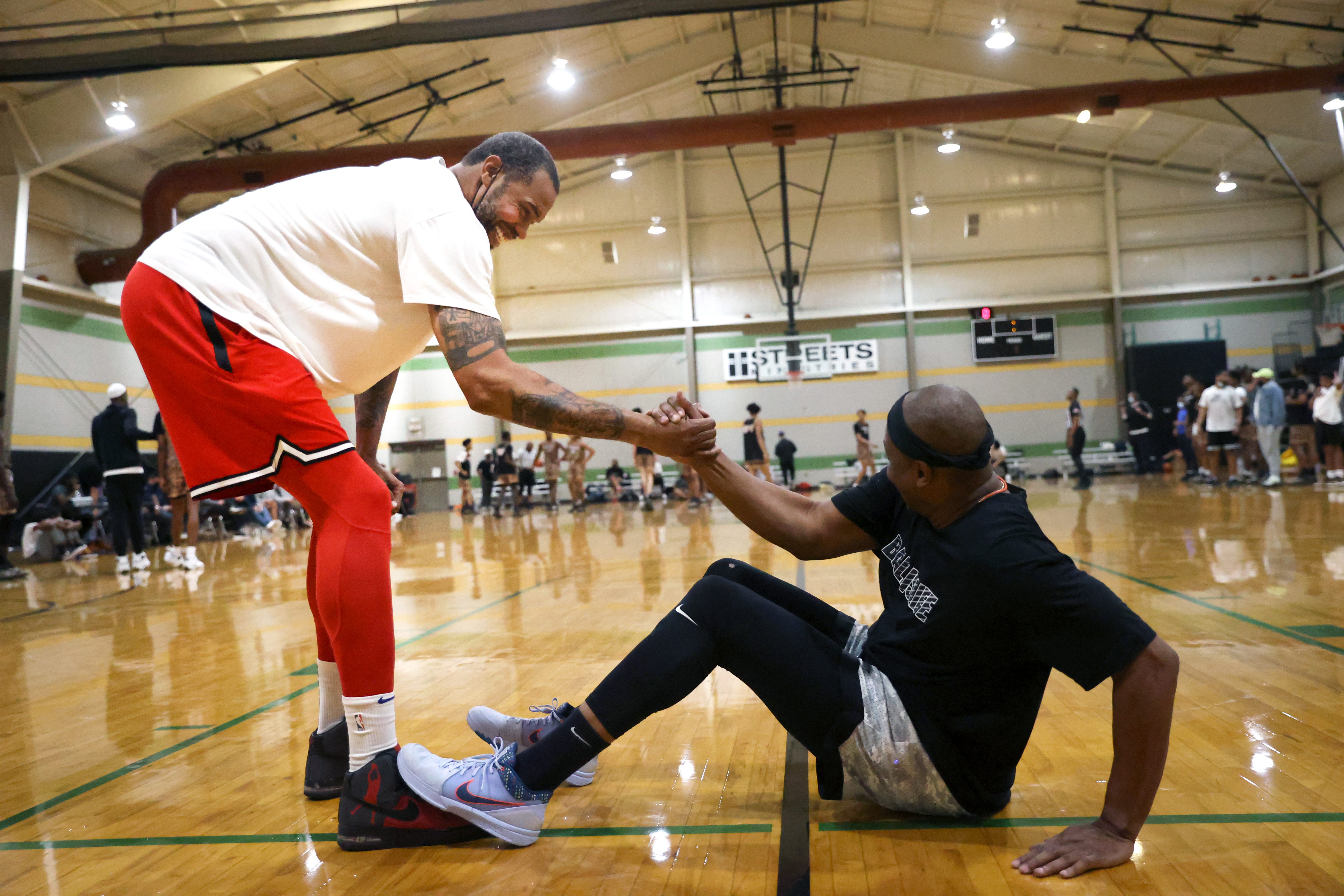 Ex-Grizzles player Bonzi Wells hired by LeMoyne-Owen basketball Ex-Grizzles player Bonzi Wells hired by LeMoyne-Owen basketball