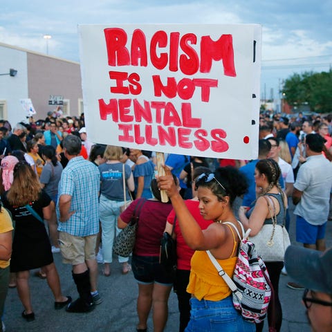 A march to the Las Americas Immigrant Advocacy Cen