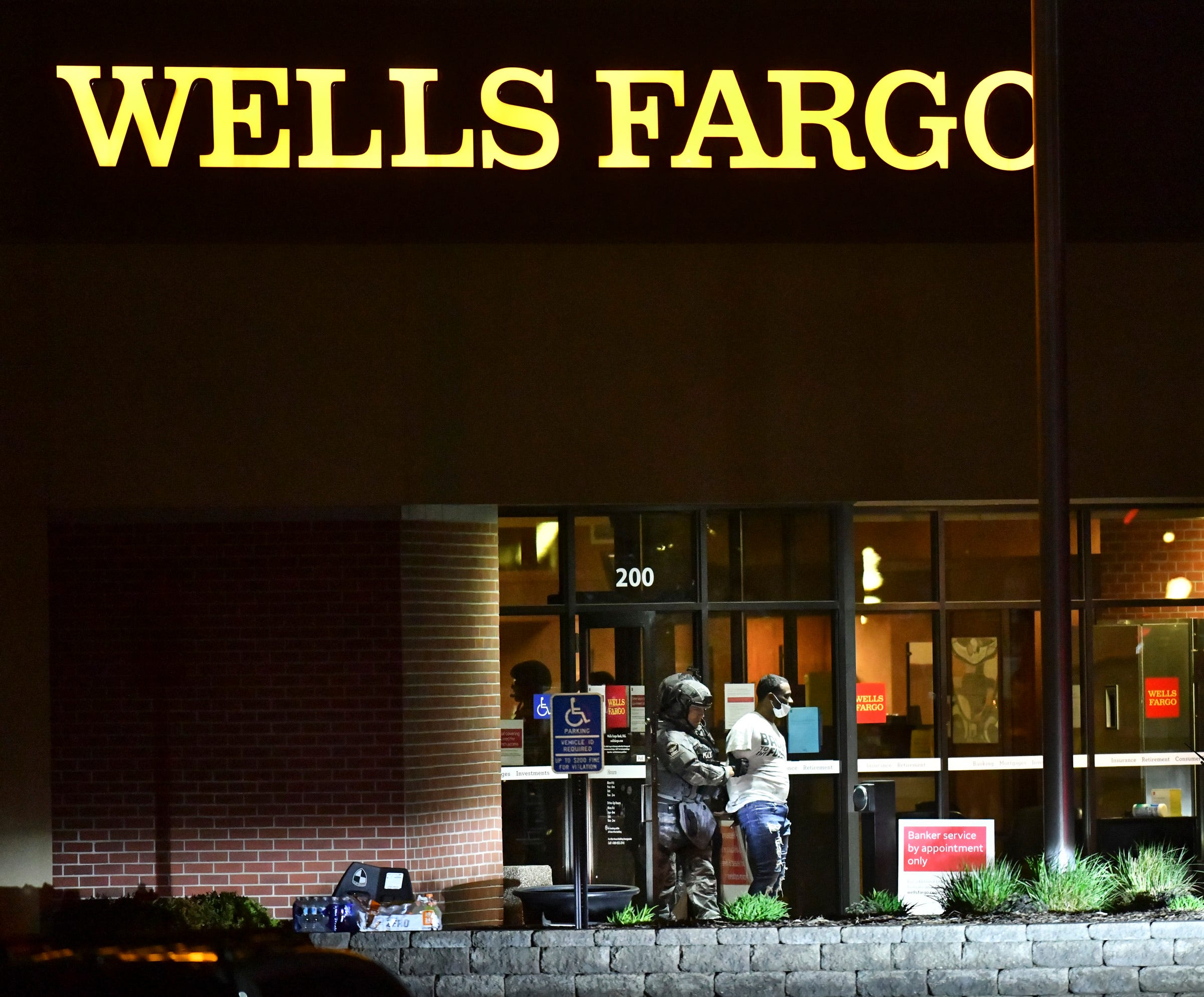 Suspect arrested in robbery, hostage situation at St. Cloud Wells Fargo