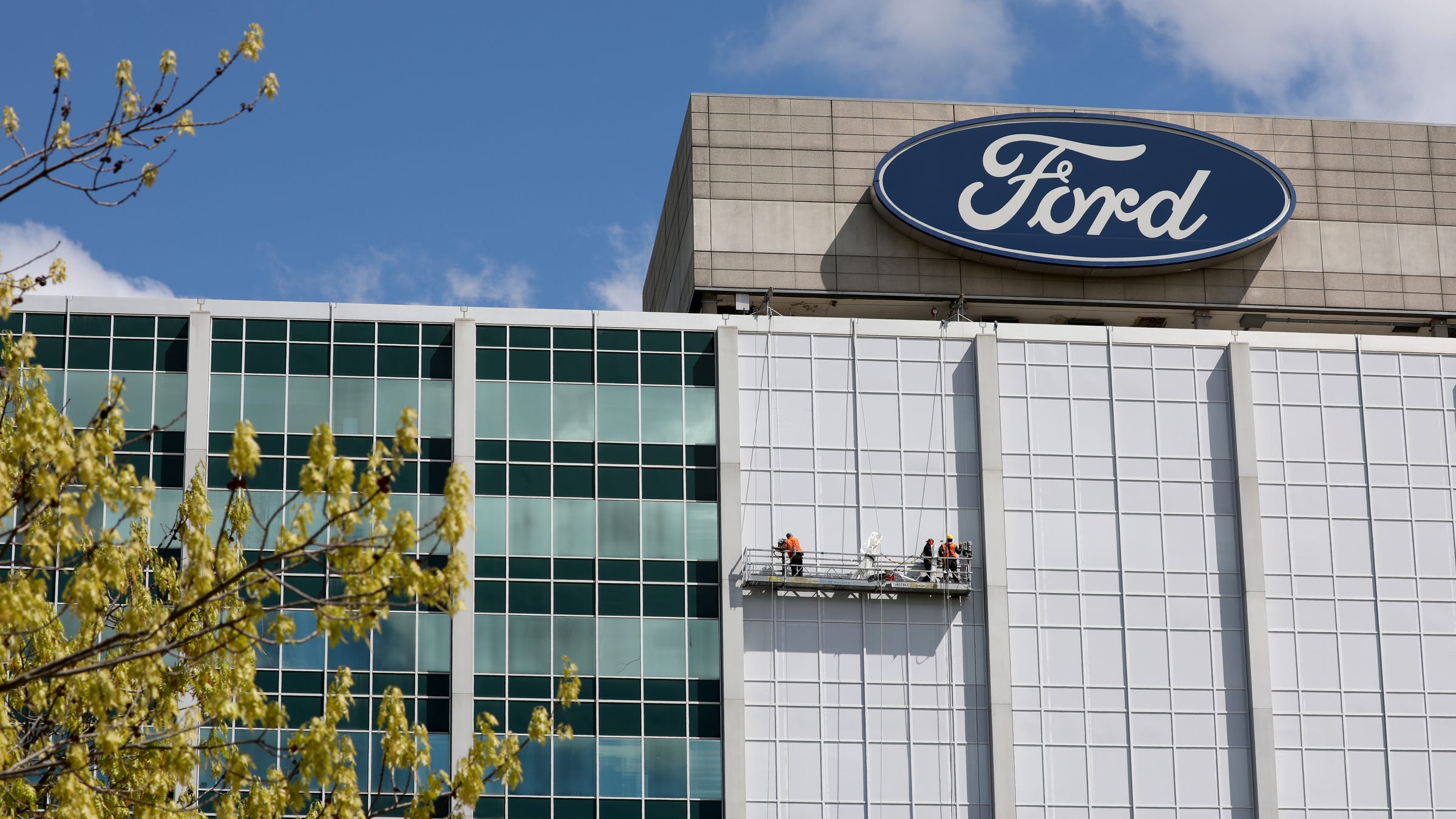 Ford World Headquarters in Dearborn adding massive projection screen