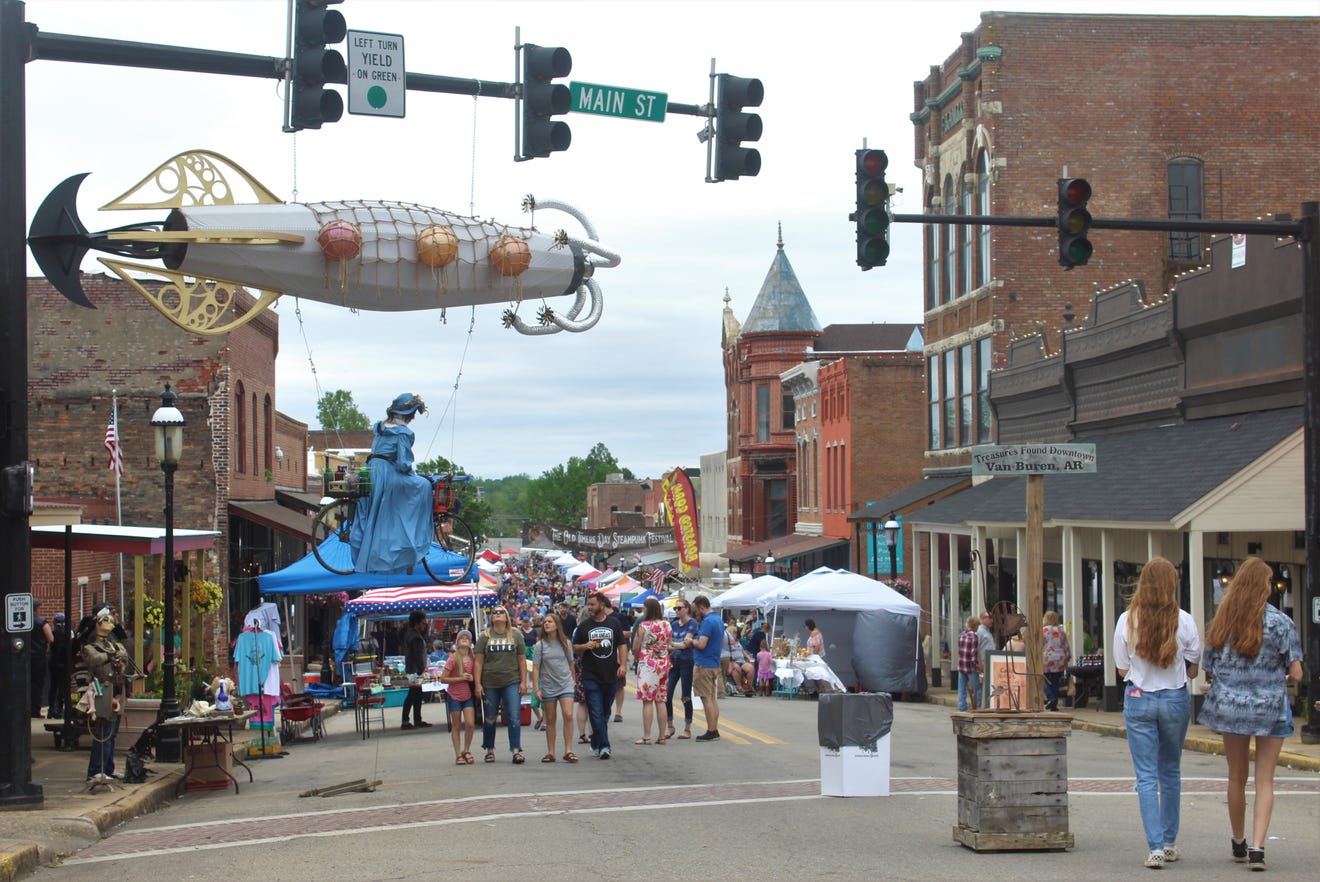 Steampunk festival draws crowds in Van Buren, Arkansas