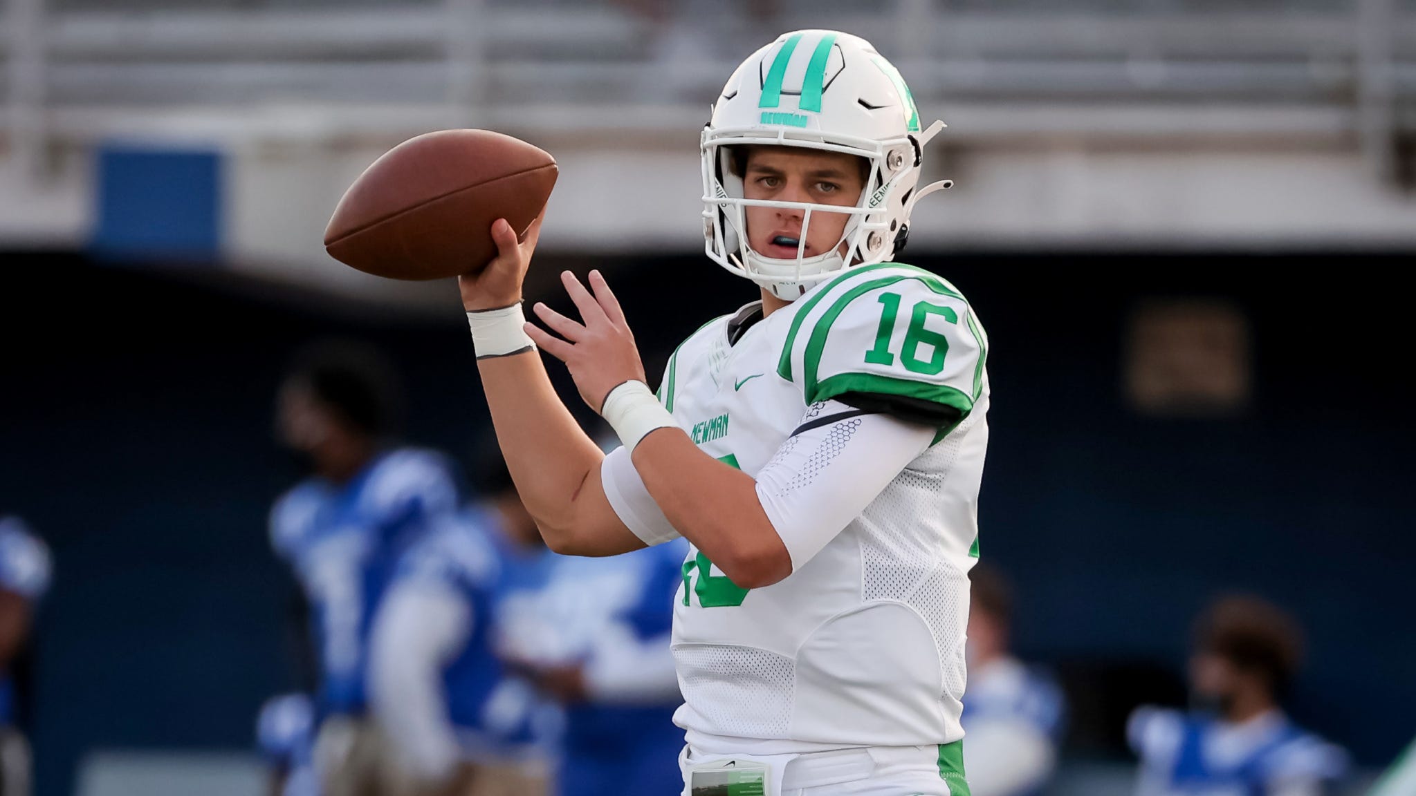 Five-star 2023 quarterback Arch Manning interested in visiting UNC, father says