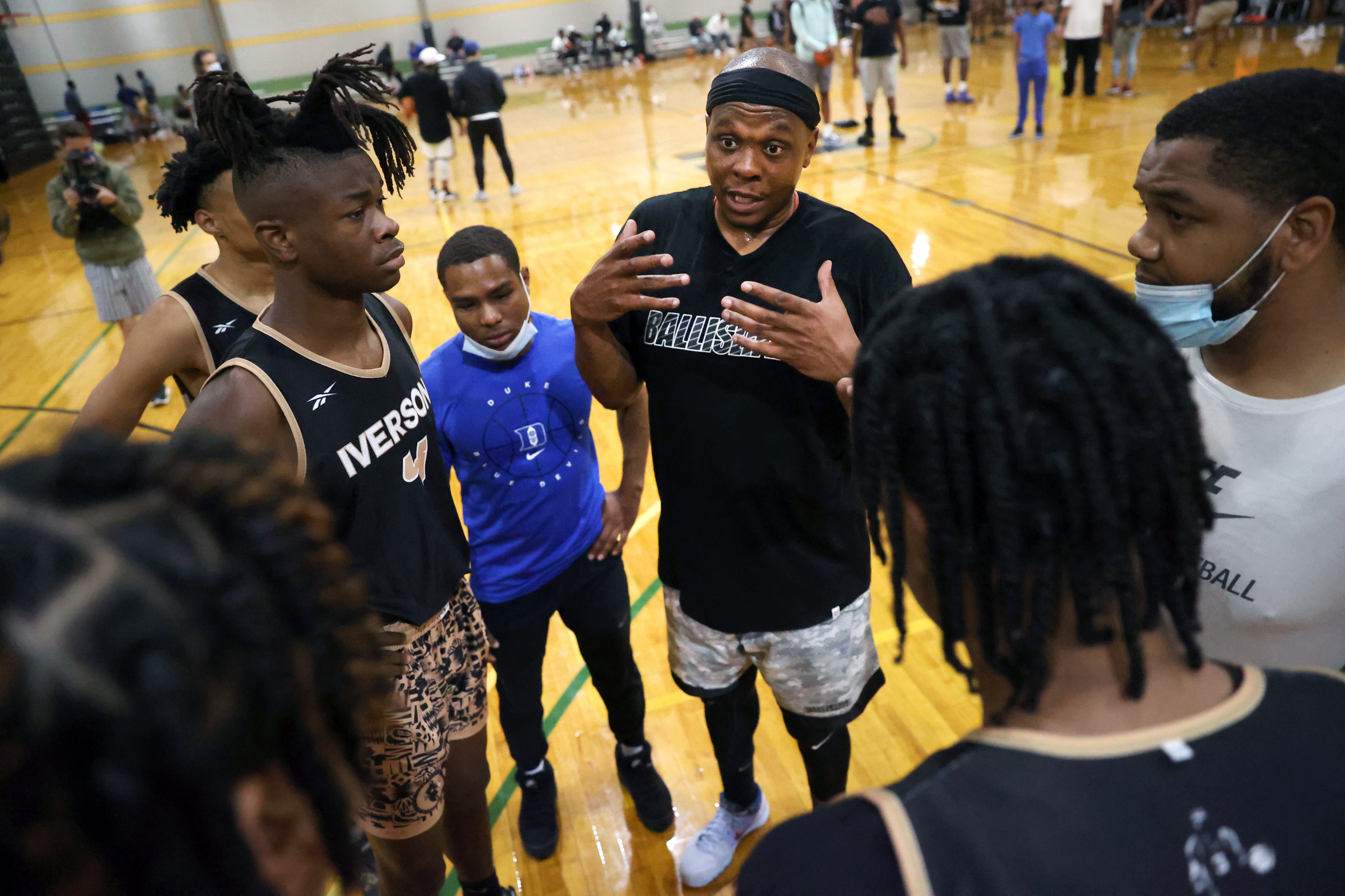 Ex-Grizzles player Bonzi Wells hired by LeMoyne-Owen basketball Ex-Grizzles player Bonzi Wells hired by LeMoyne-Owen basketball
