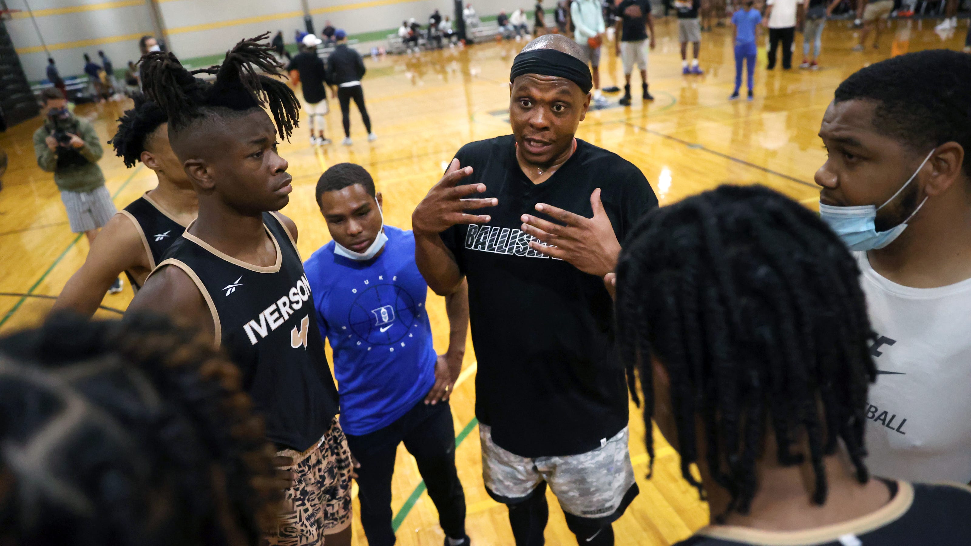 Ex-Grizzles player Bonzi Wells hired by LeMoyne-Owen basketball Ex-Grizzles player Bonzi Wells hired by LeMoyne-Owen basketball