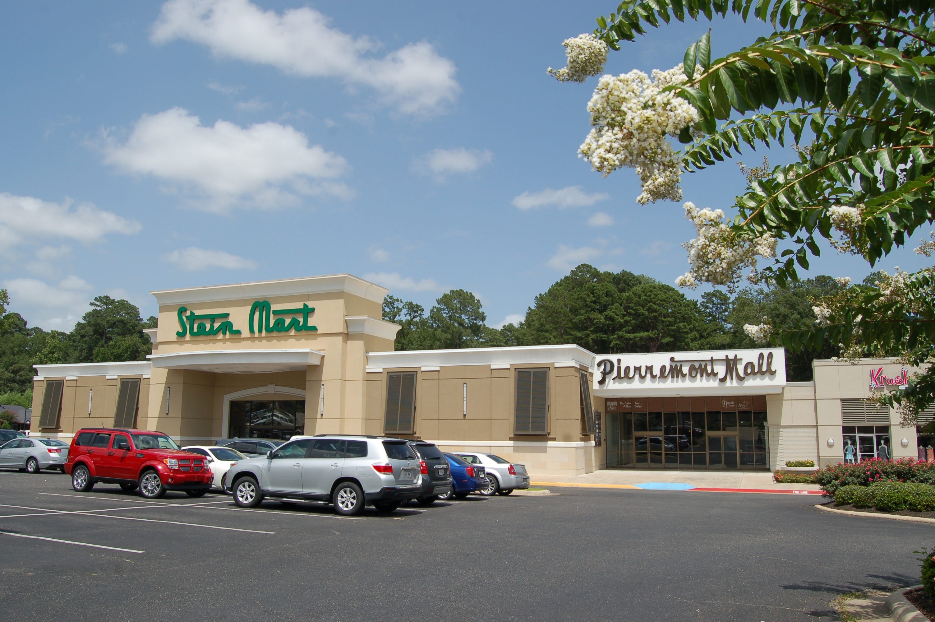 Pierremont Mall Club4 Fitness in former Stein Mart