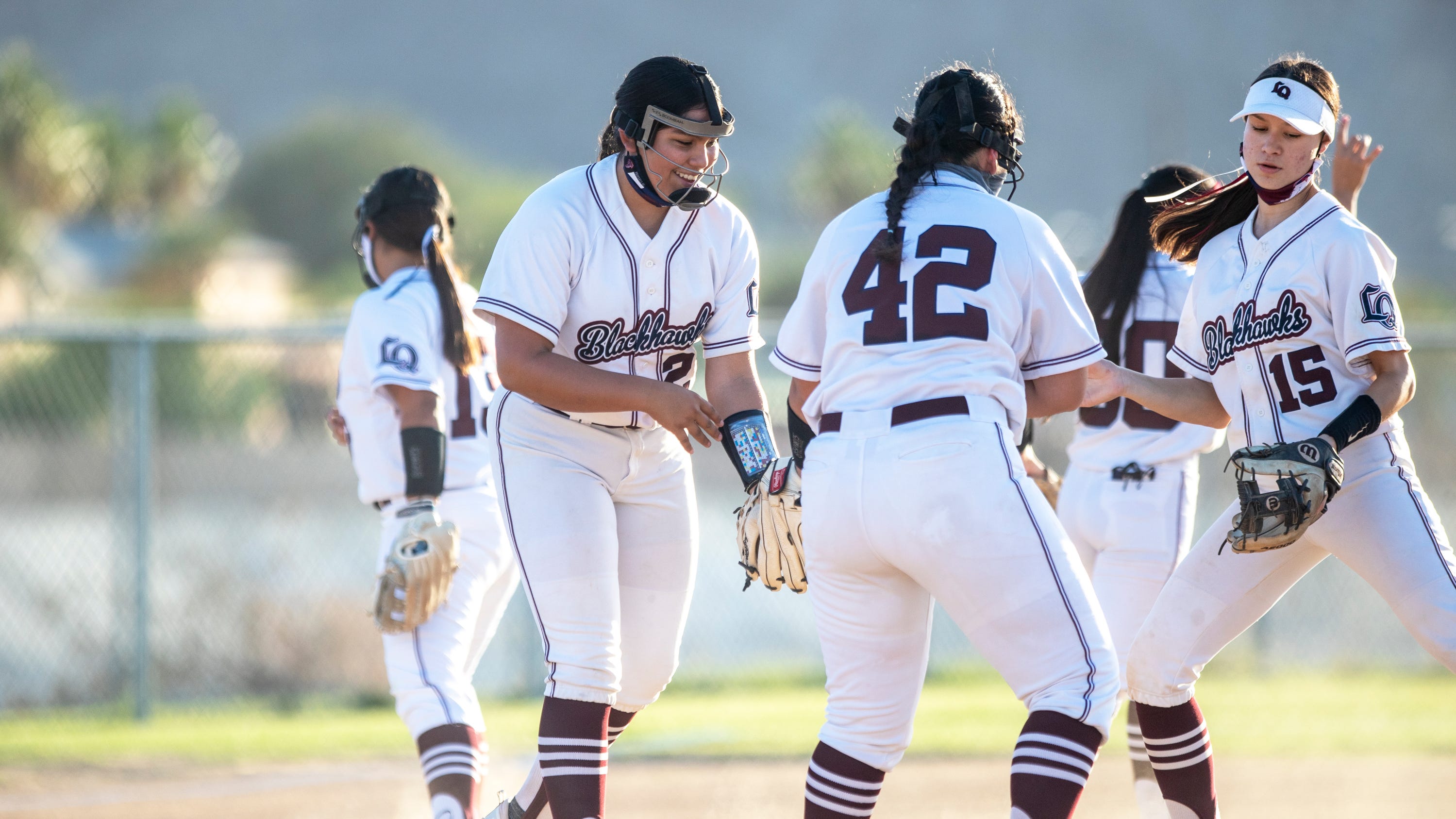 La Quinta softball rallies to top Palm Springs in battle of top DEL teams