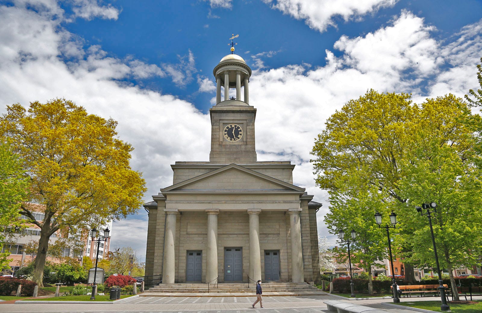 Quincy Church of the Presidents, Adams crypts reopen to tours