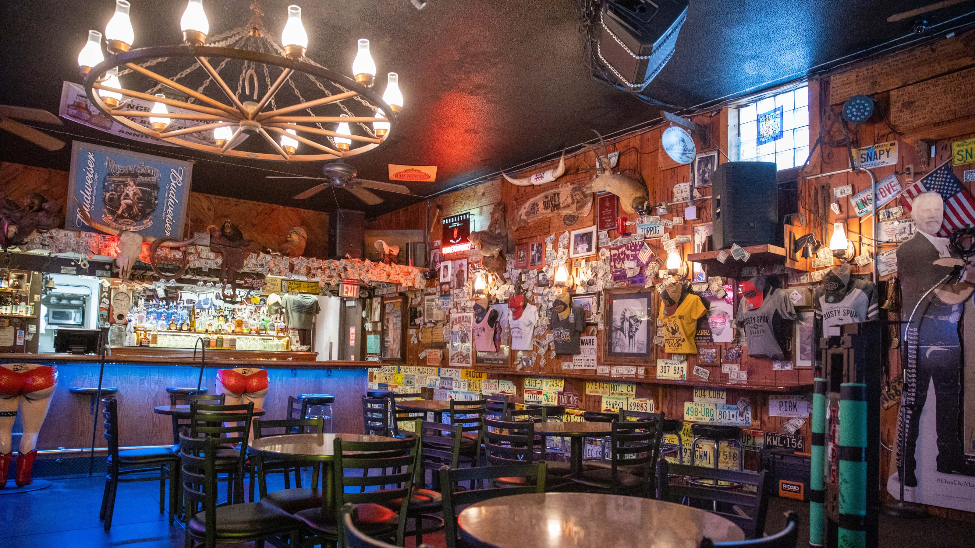 These historic Phoenix bars are still great places to get a drink