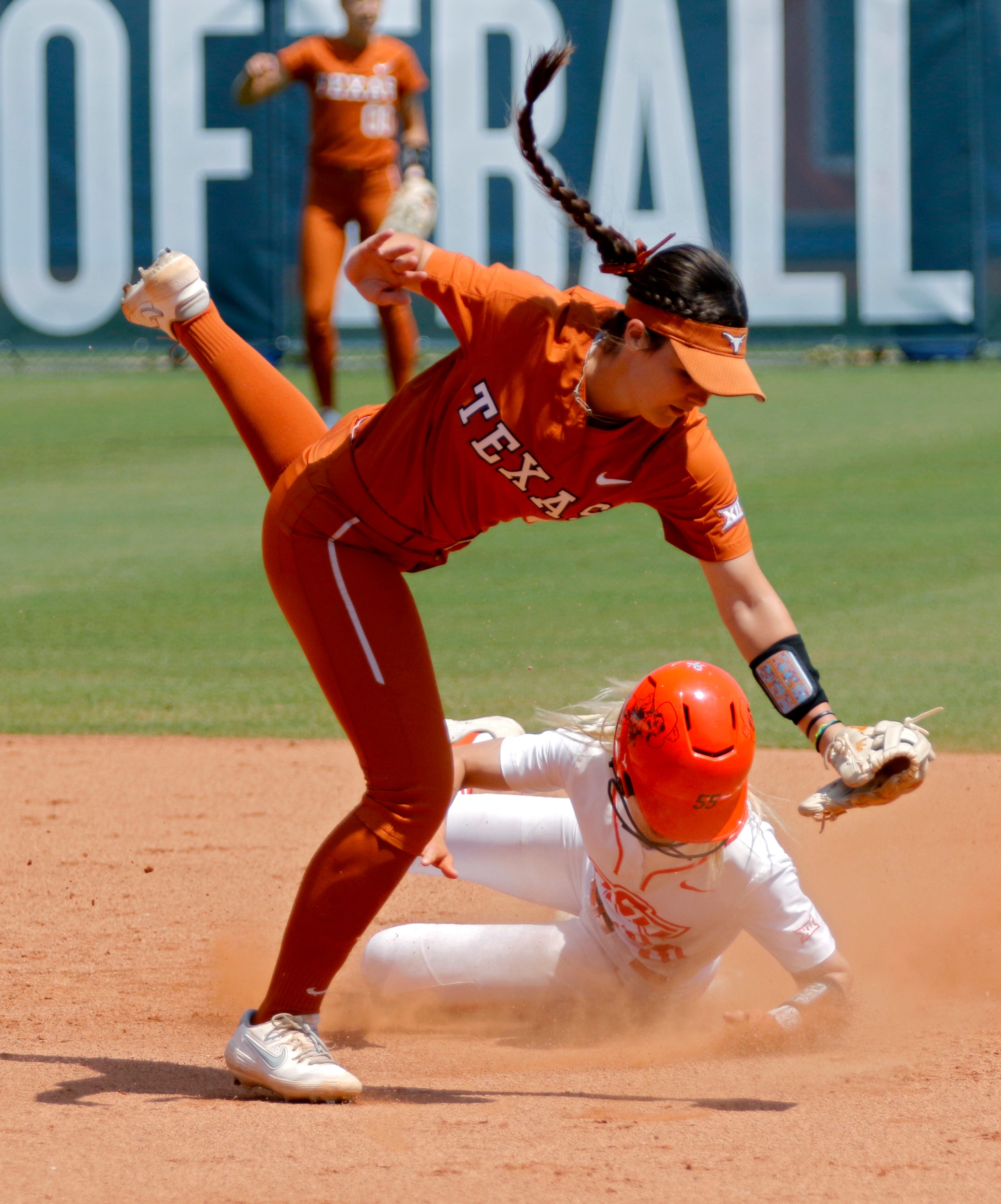 Big 12 softball Texas drops two of three games in tournament