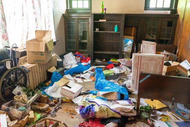 When Miranda Thomas' mom died, her children begged her to leaver her bedroom the way it was. This is how her room looks today after Joseph Hodge, Nikki Eblin and other trespassers vandelized the house.