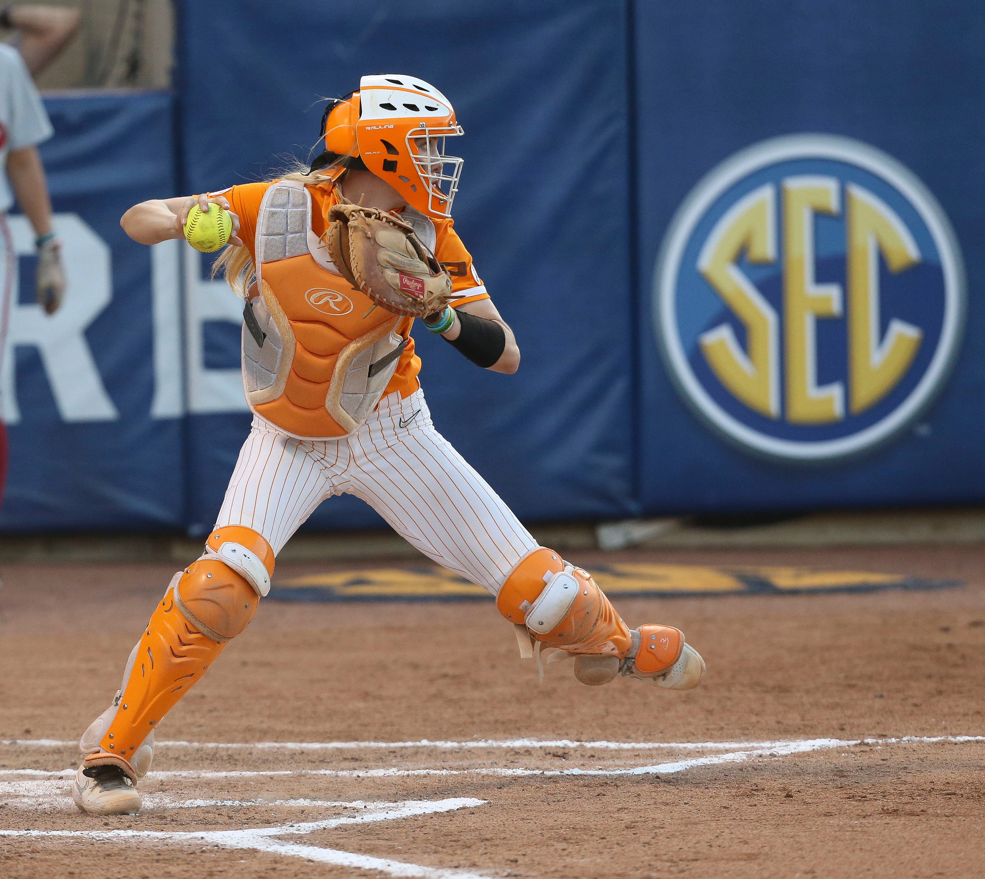 Two Tennessee softball players enter NCAA transfer portal