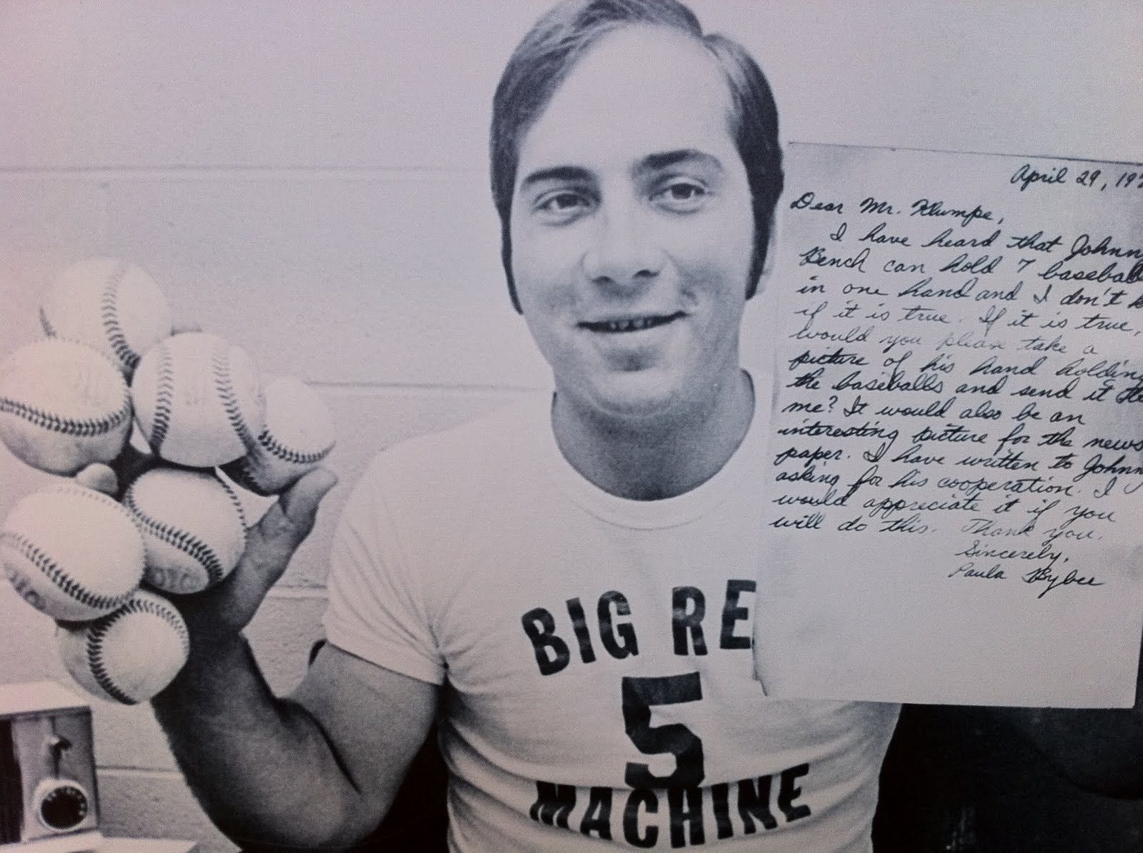 Johnny Bench Issues Challenge Related To Seven Baseballs Held In Hand Johnny Bench Issues Challenge Related To Seven Baseballs Held In Hand