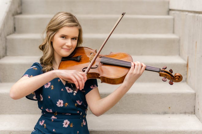 Карнеги-холл готовится к старости в долине, скрипачка Дороти Джинджинджер Карнеги-холл готовится к старости в долине, скрипачка Дороти Джинджинджер