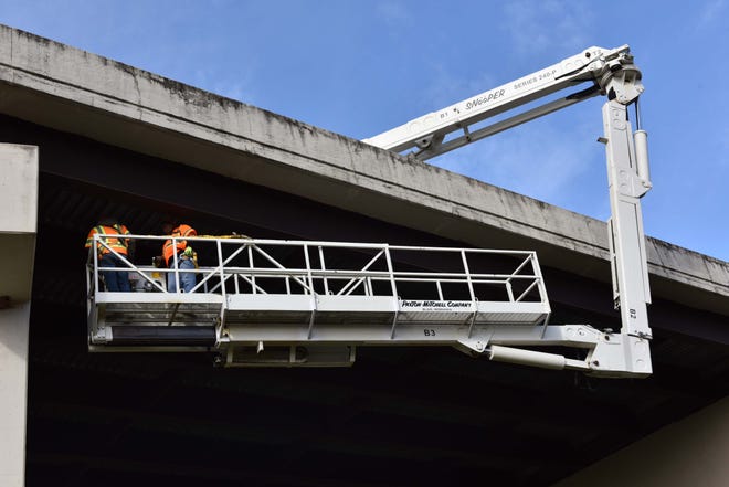 An example of the Snooper equipment used to inspect the underside of bridges.