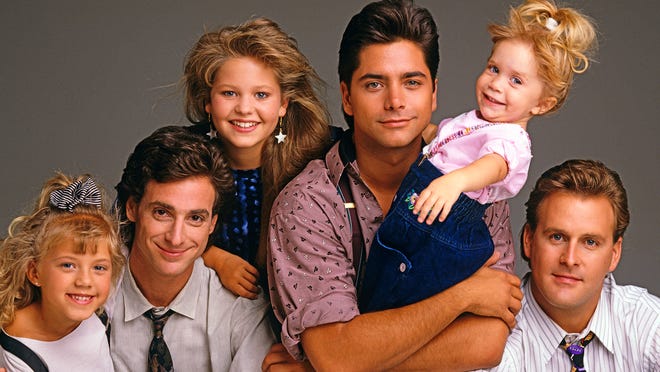Bob Saget (second from left) with cast "Full house."