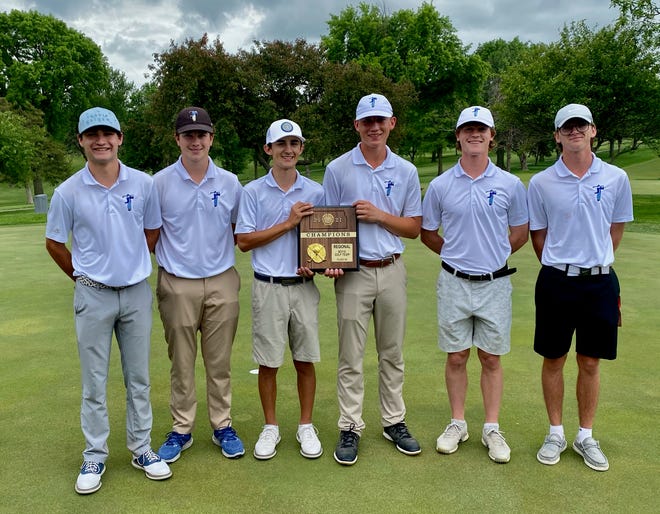 Placing five golfers in the top seven individually, Washburn Rural captured Monday's Class 6A regional title at Topeka Country Club.