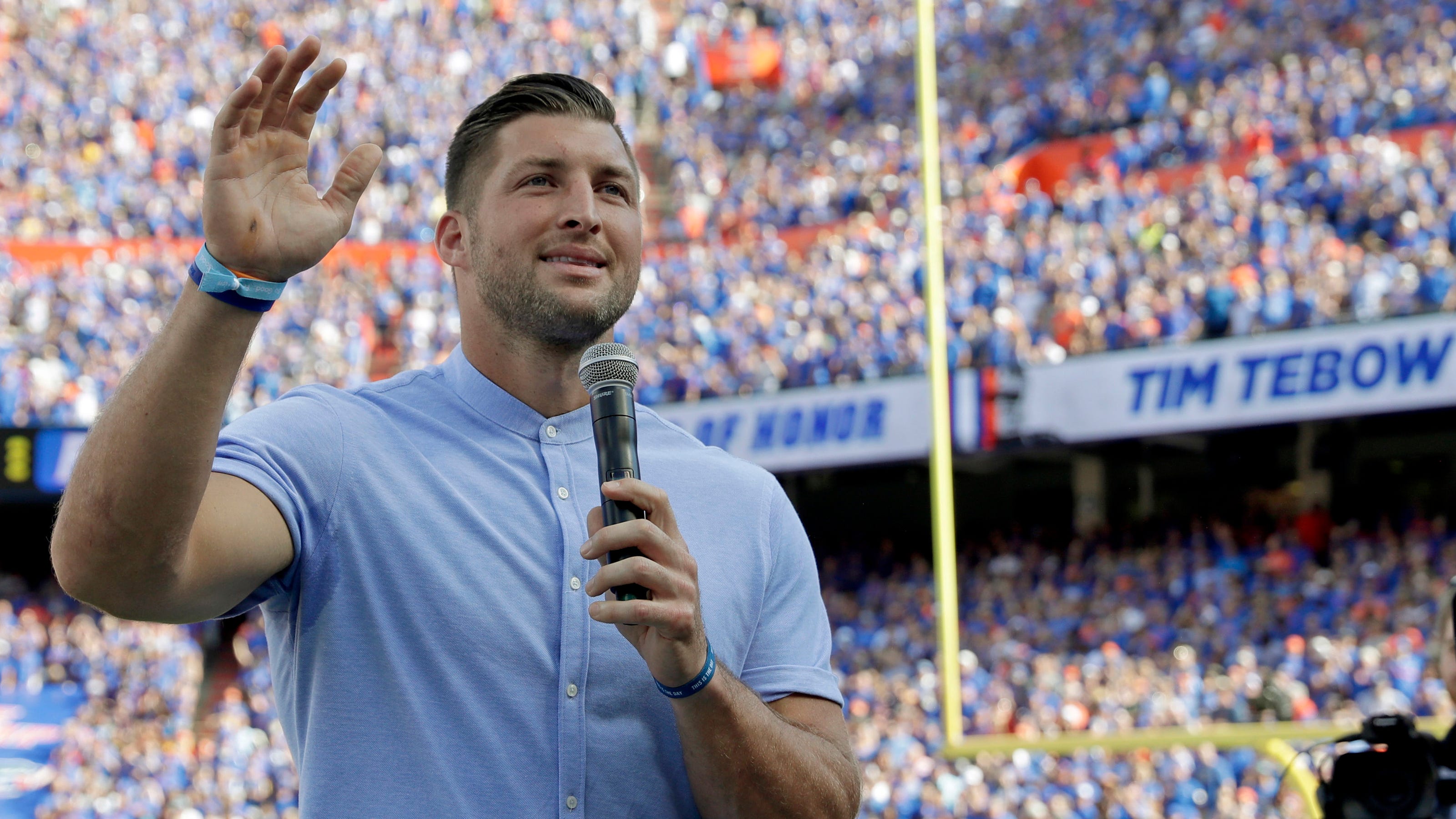 Tim Tebow returns to NFL, signs contract with Jacksonville Jaguars