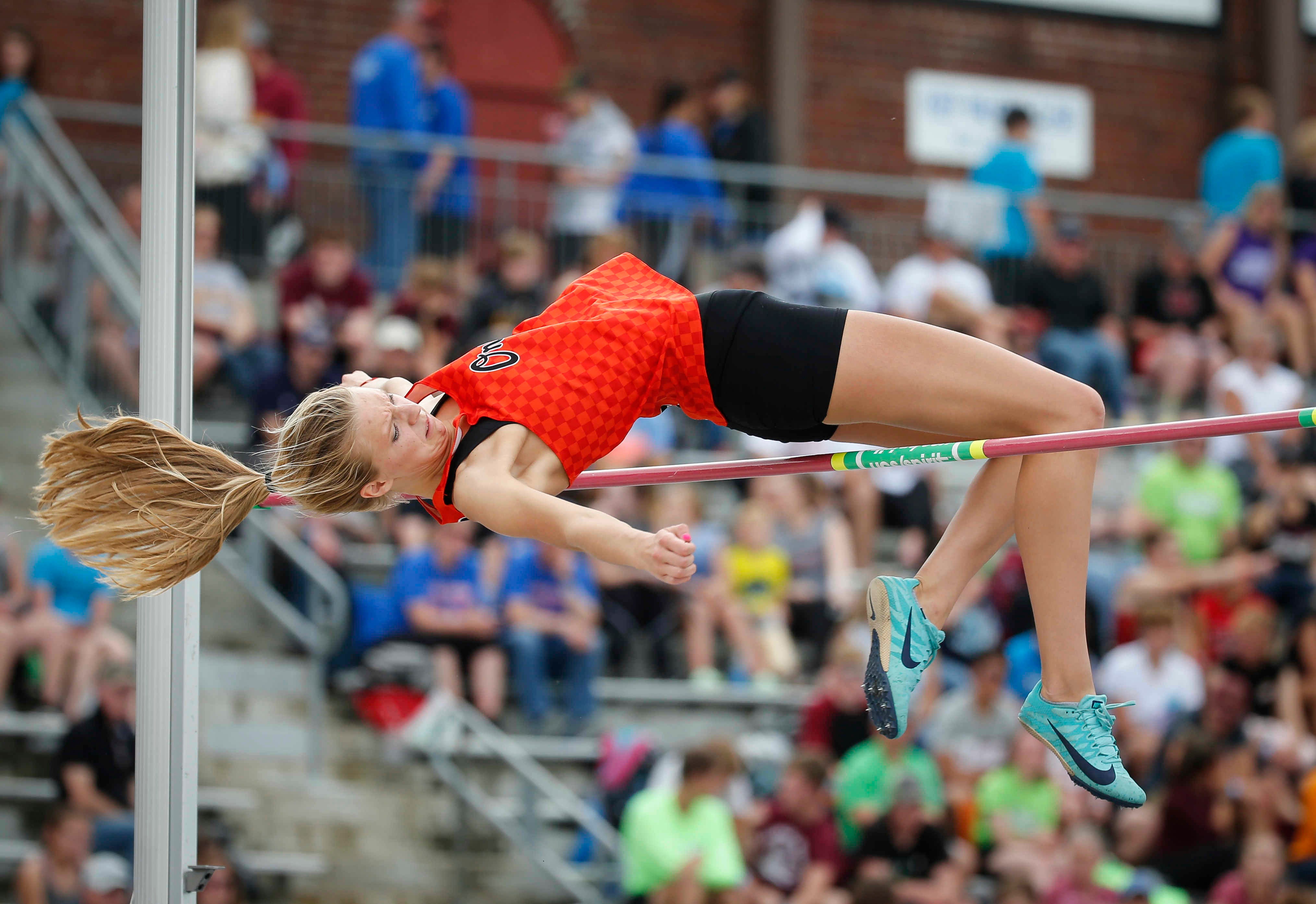 Iowa girls' state track Norwalk's Farrell makes history, eyes more