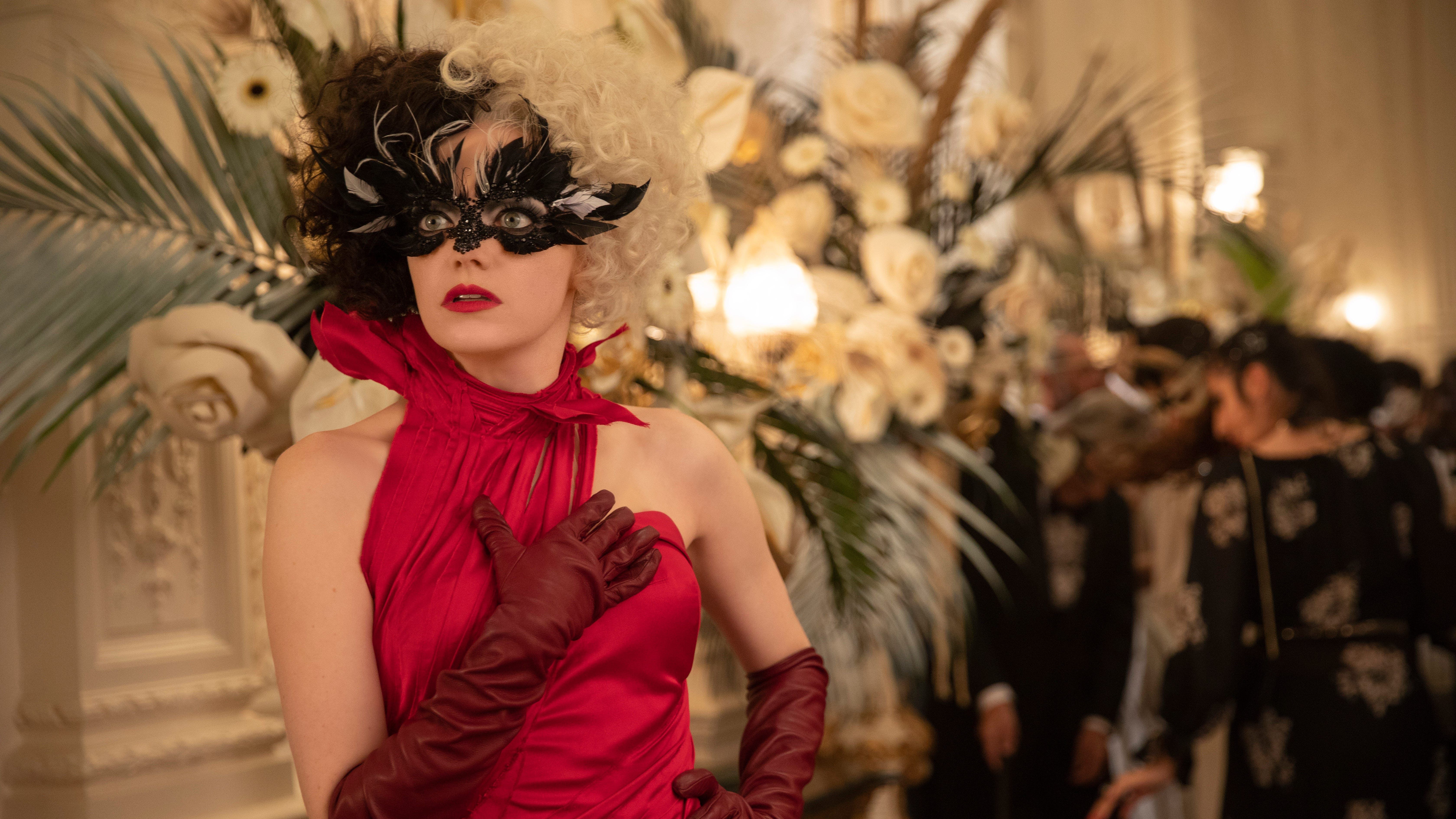 Emma Stone's 'Cruella' Divides Critics: 'Stylish and Kinetic' or  'Exhausting' and 'Disorganized' - TheWrap