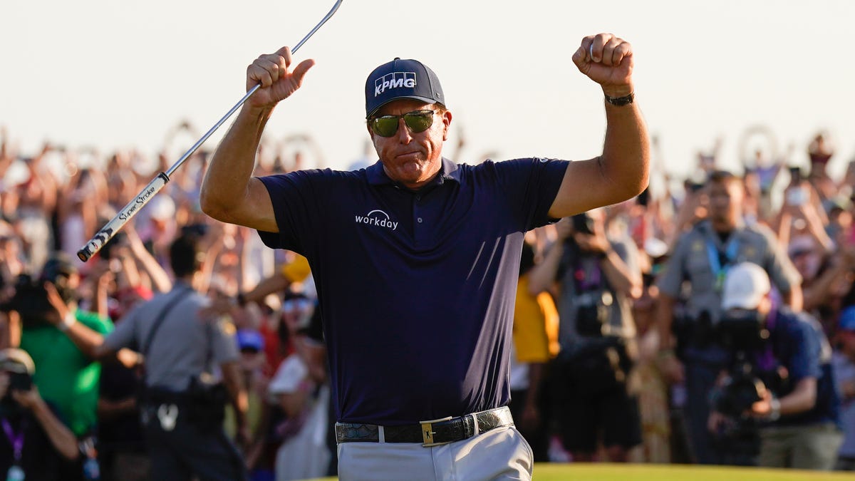 Sunday's golf: Ageless wonder Mickelson wins PGA to be oldest major champ 3