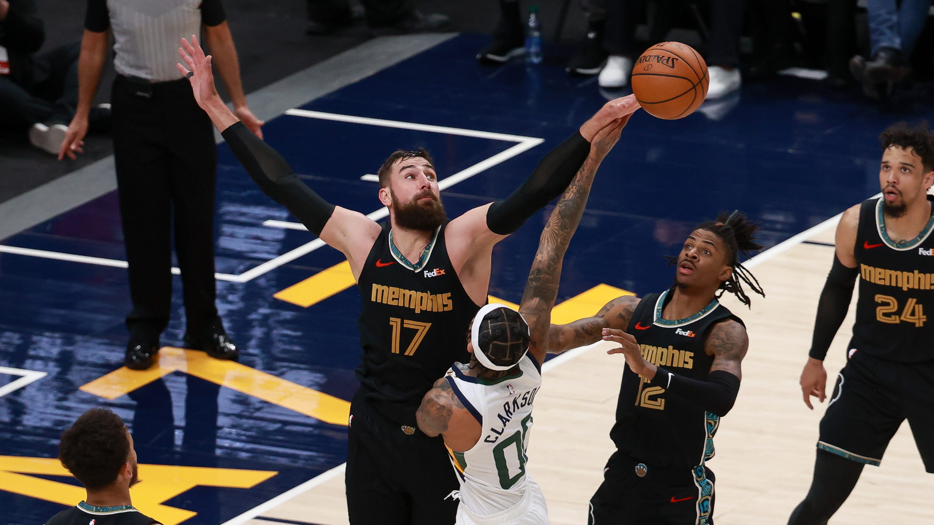 NBA playoffs Grizzlies upset Jazz in Game 1 of first round series