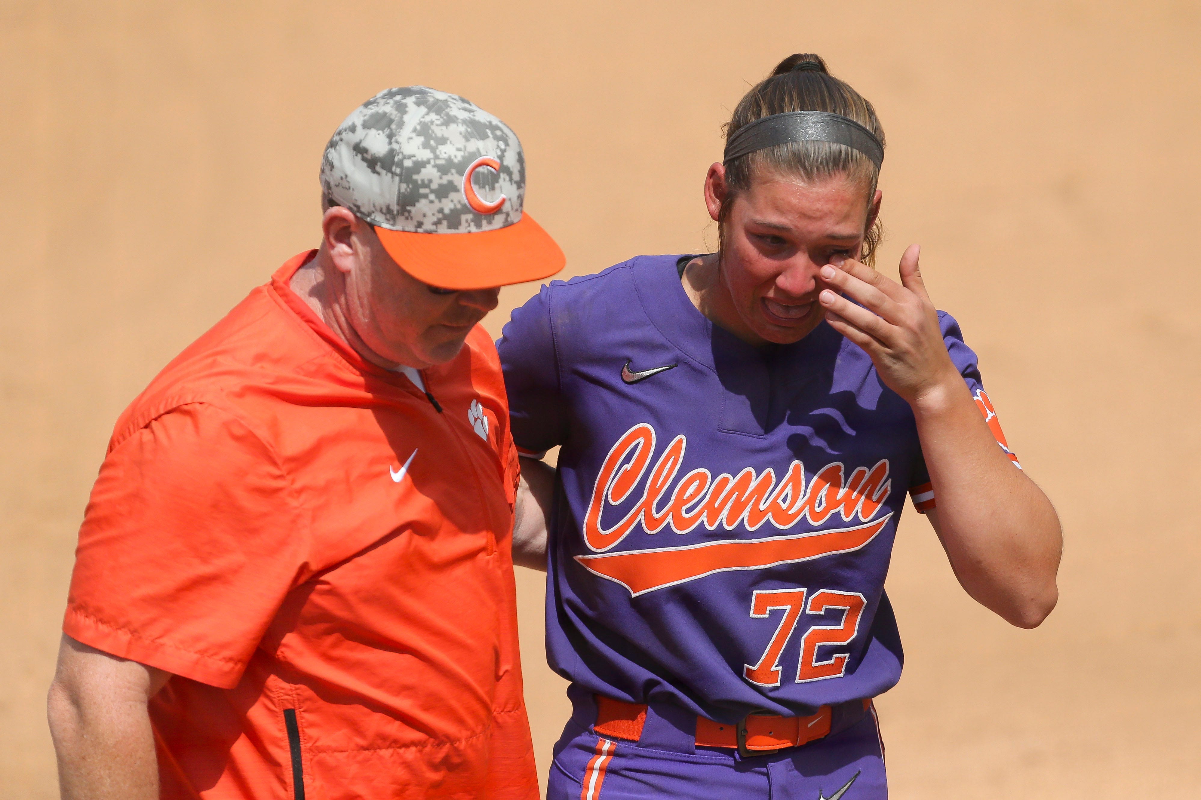Clemson softball's Valerie Cagle gets ultimate tribute from Alabama