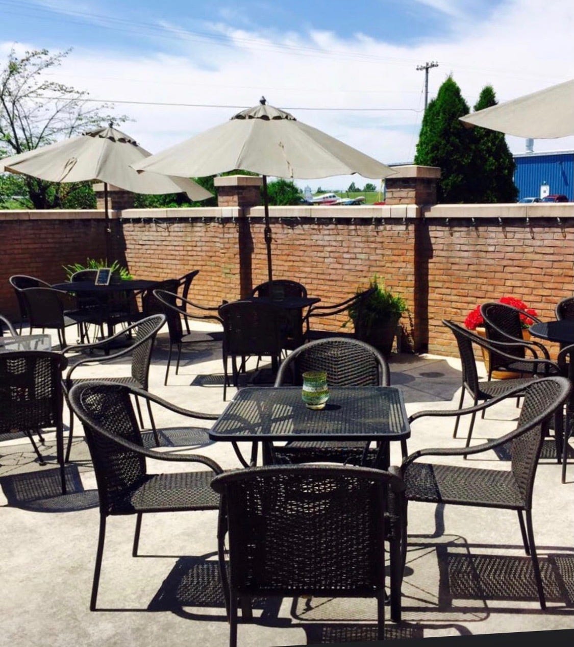 Hagerstown restaurants offering outdoor dining, restriction free