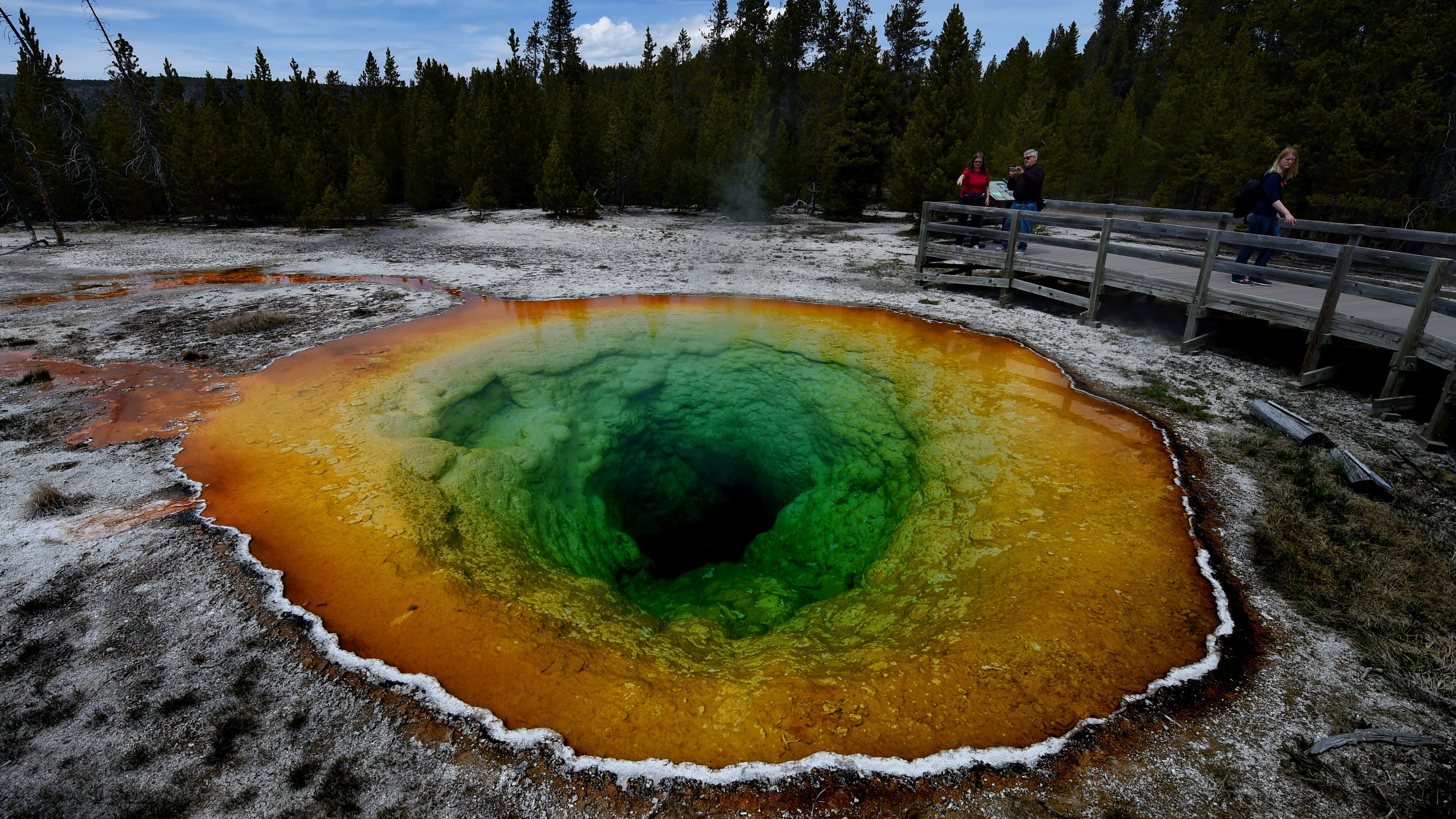 What Will Happen When The Yellowstone Supervolcano Erupts Again