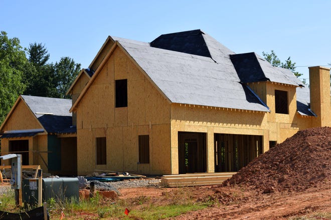 Kelly Freeman administers the city’s zoning ordinance, which explains what land is developed and used throughout the city for things like fences, decks, sheds, and detached garages. The ordinance establishes requirements for height, size, and location on property. This is in contrast to the building code, which is more concerned with how something is built.