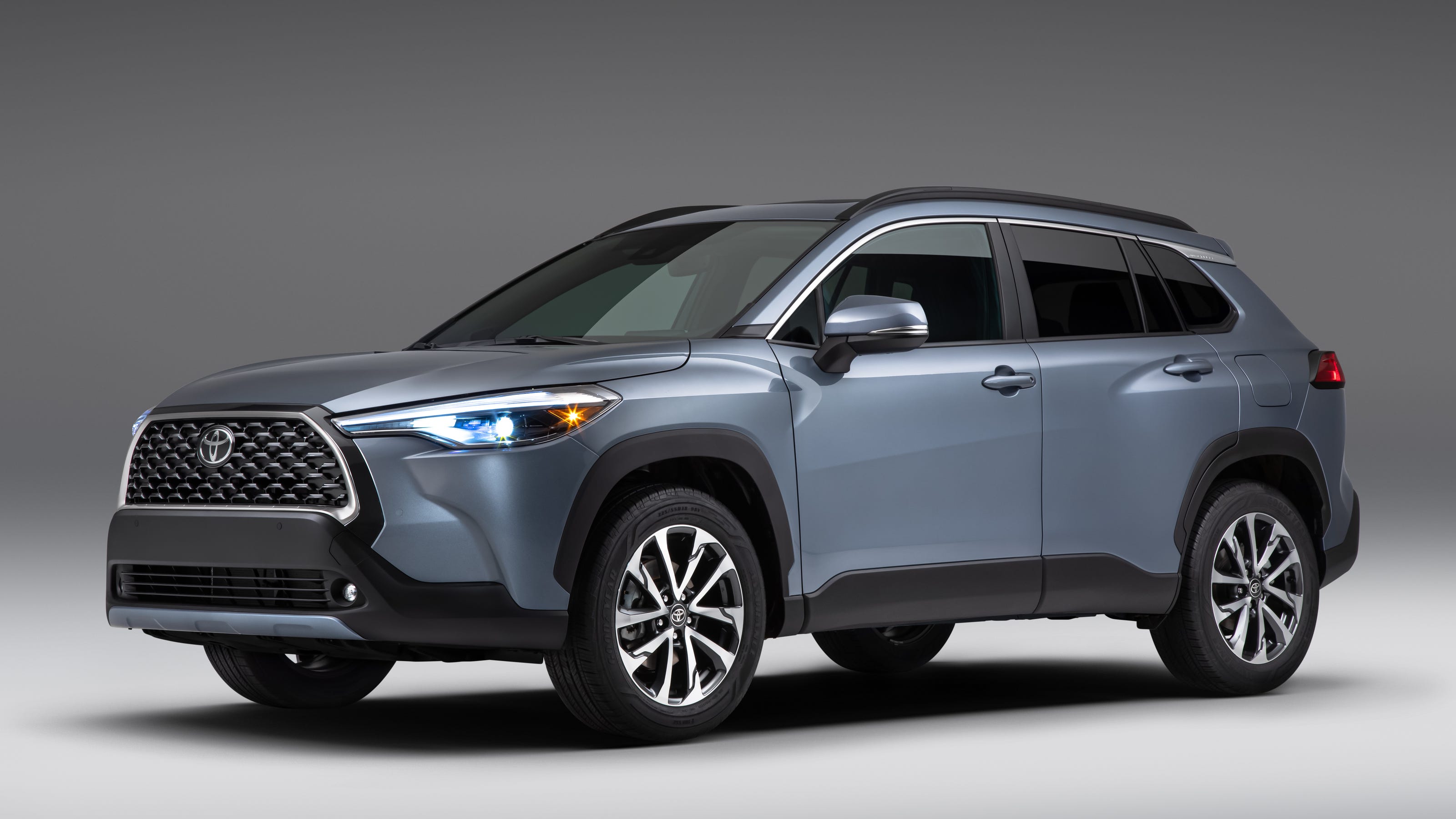 Toyota Corolla Adds The Cross Small Suv To Legendary Car S Lineup 2022 Small Suv Interior Color