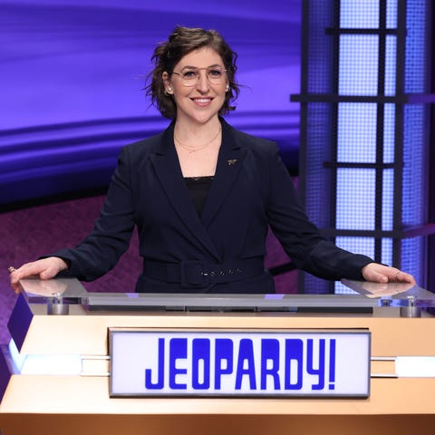 Mayim Bialik's two-week turn as "Jeopardy!" host k
