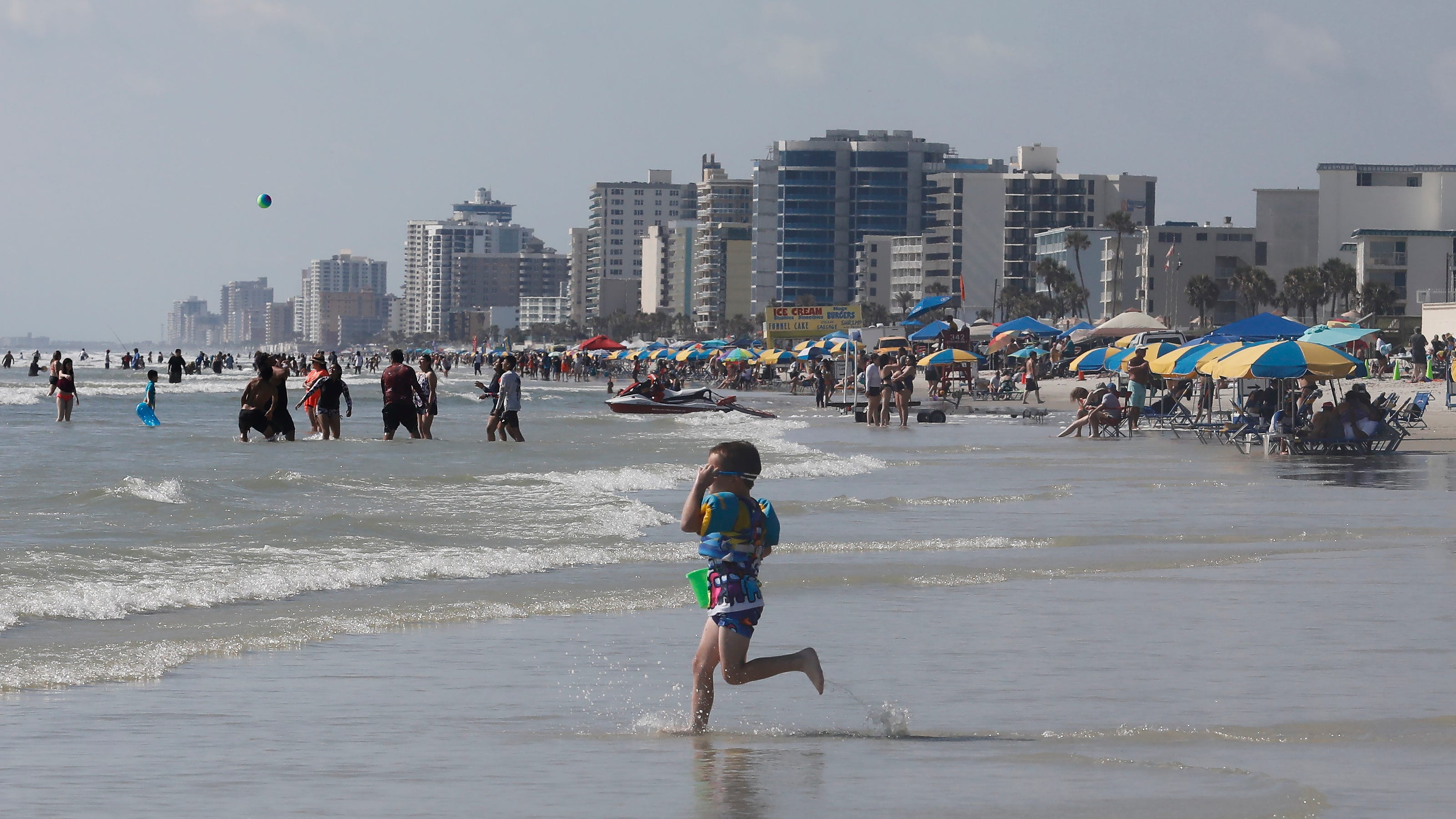 Daytona Beach sees busy start to Memorial Day weekend