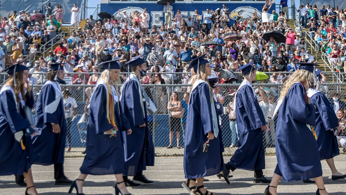 Photos South Lake High School 21 Graduation