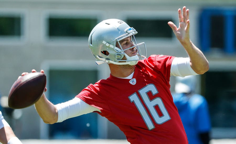 Jared Goff takes part in OTAs at the Lions' headquarters.