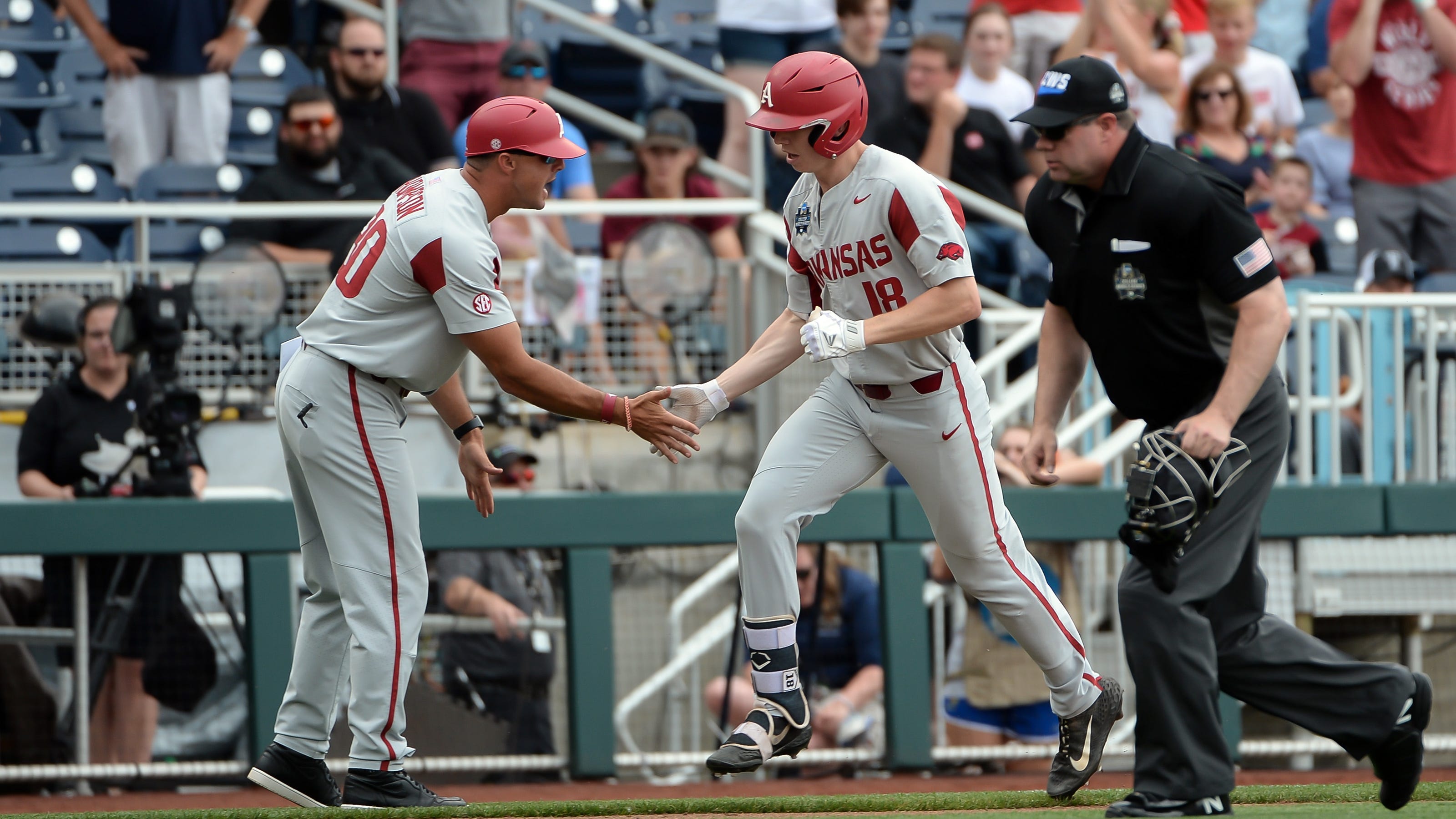 Arkansas baseball advances to Regional Championship with win over Nebraska