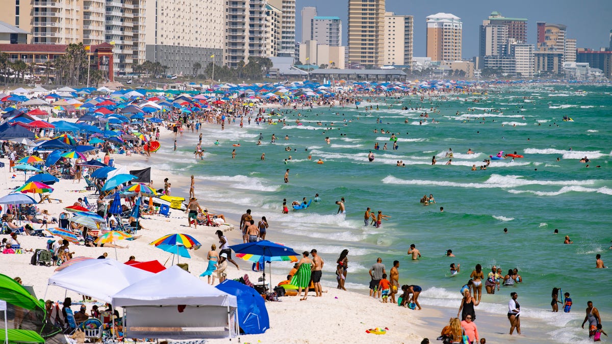A praia da cidade do Panamá está lotada?