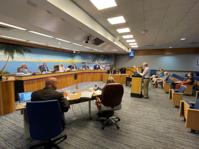 Former Naples Mayor Bill Barnet speaks at a city council meeting on June 1, 2021.