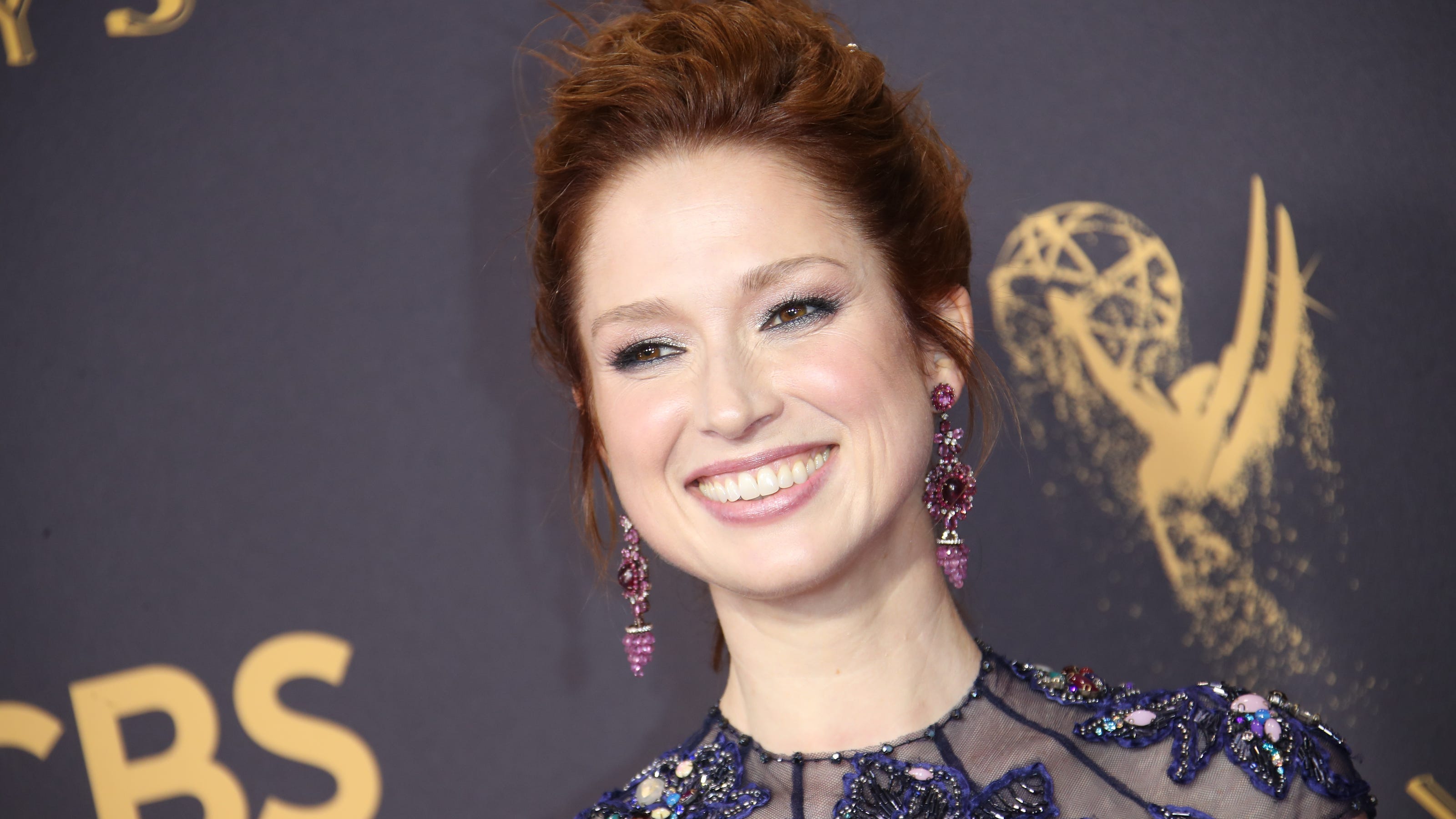 Ellie Kemper Apologizes After Veiled Prophet Ball Pictures Resurface