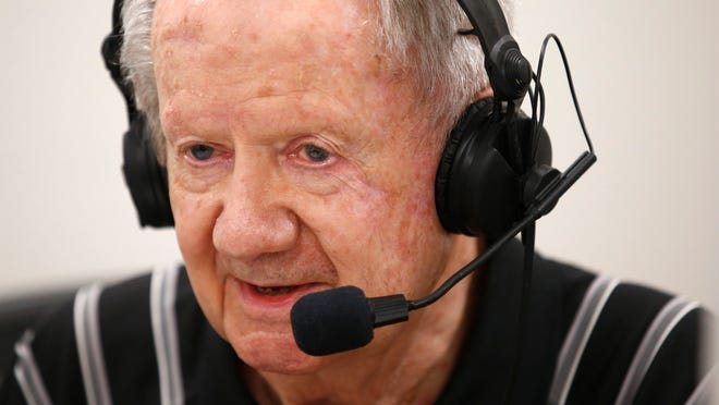 Booker, Paul apareció en ‘NBA Lane’ para celebrar la temporada del 75 aniversario Booker, Paul apareció en ‘NBA Lane’ para celebrar la temporada del 75 aniversario