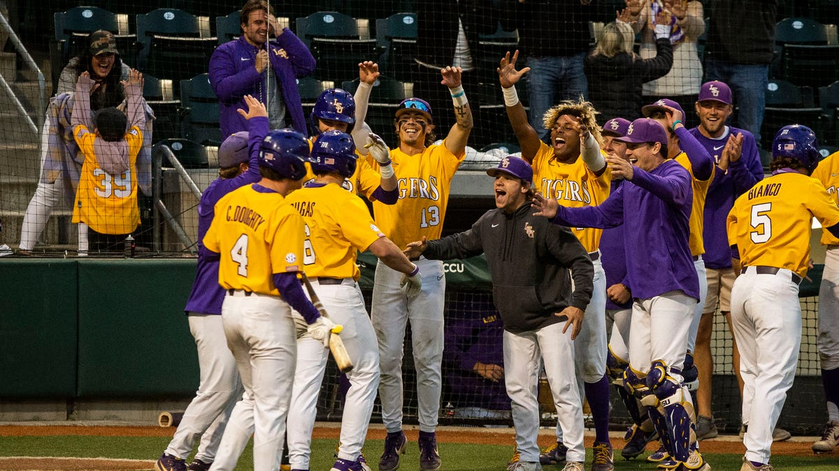LSU Tigers win 41 against UO at NCAA baseball regional at PK Park