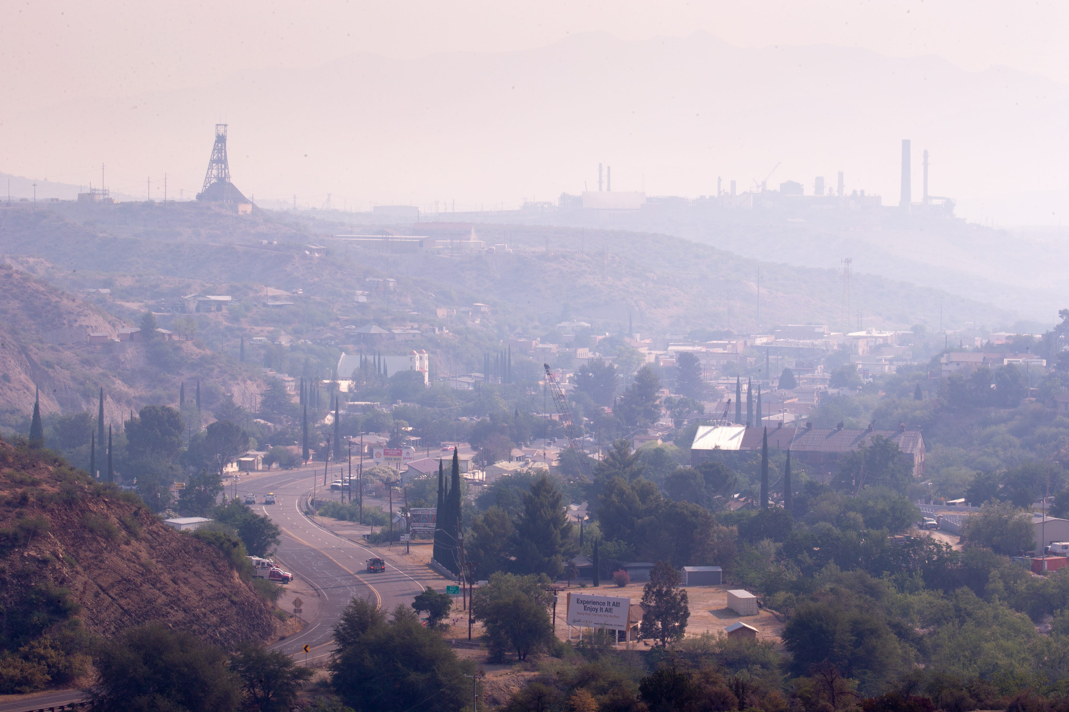 Arizona fires Air quality affected, "stay smoke aware" experts say