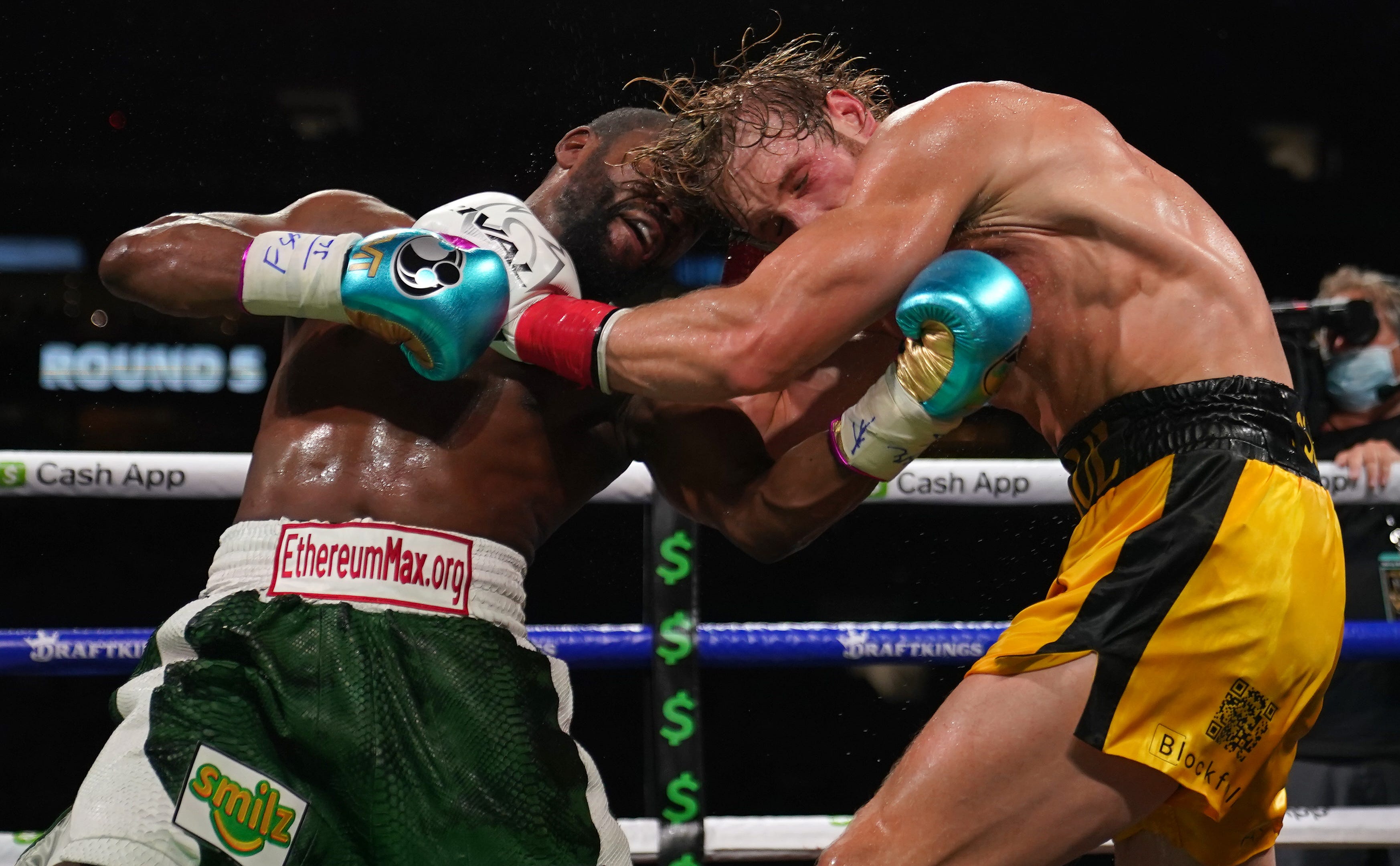 Logan Paul vs. Floyd Mayweather boxing match fit 'legalized robbery'