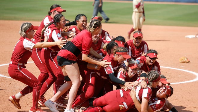 Oklahoma Wins Women S College World Series Softball Championship Pehal News Ncaa Softball Championship 2022