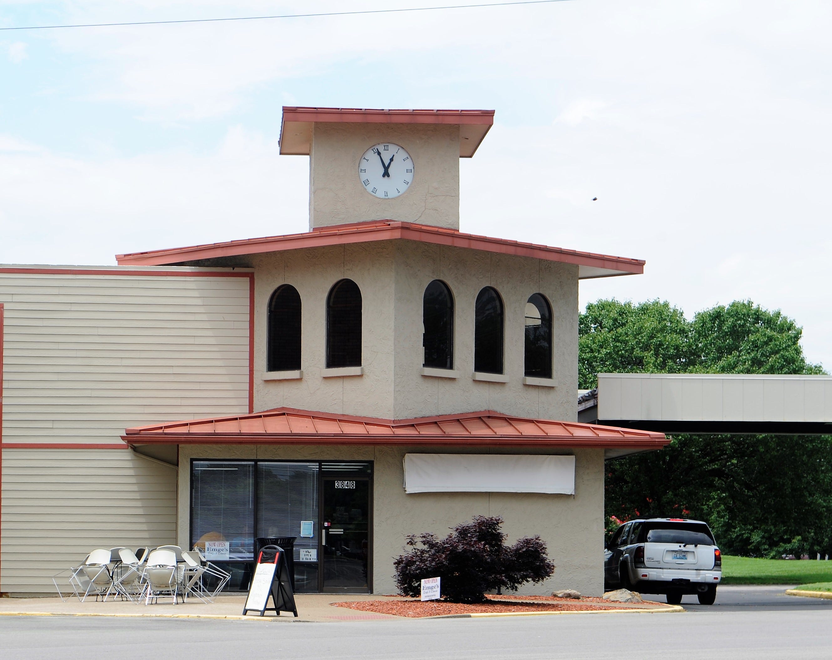 A wellknown Evansville restaurant is calling it quits after 46 years